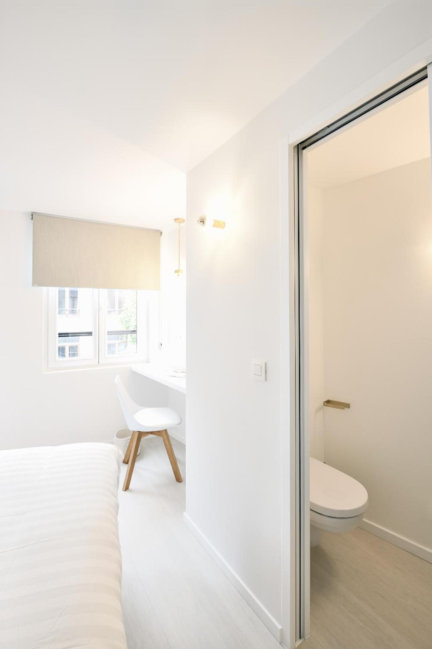 Double Room with Private Bathroom - Photo 4