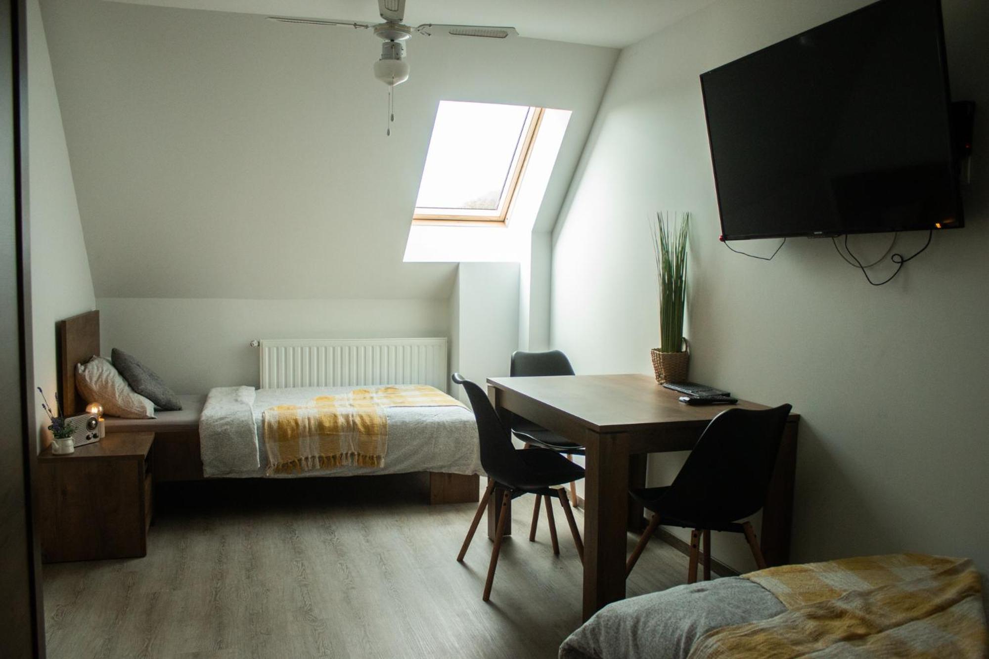 Double Room with Extra Bed photo 3