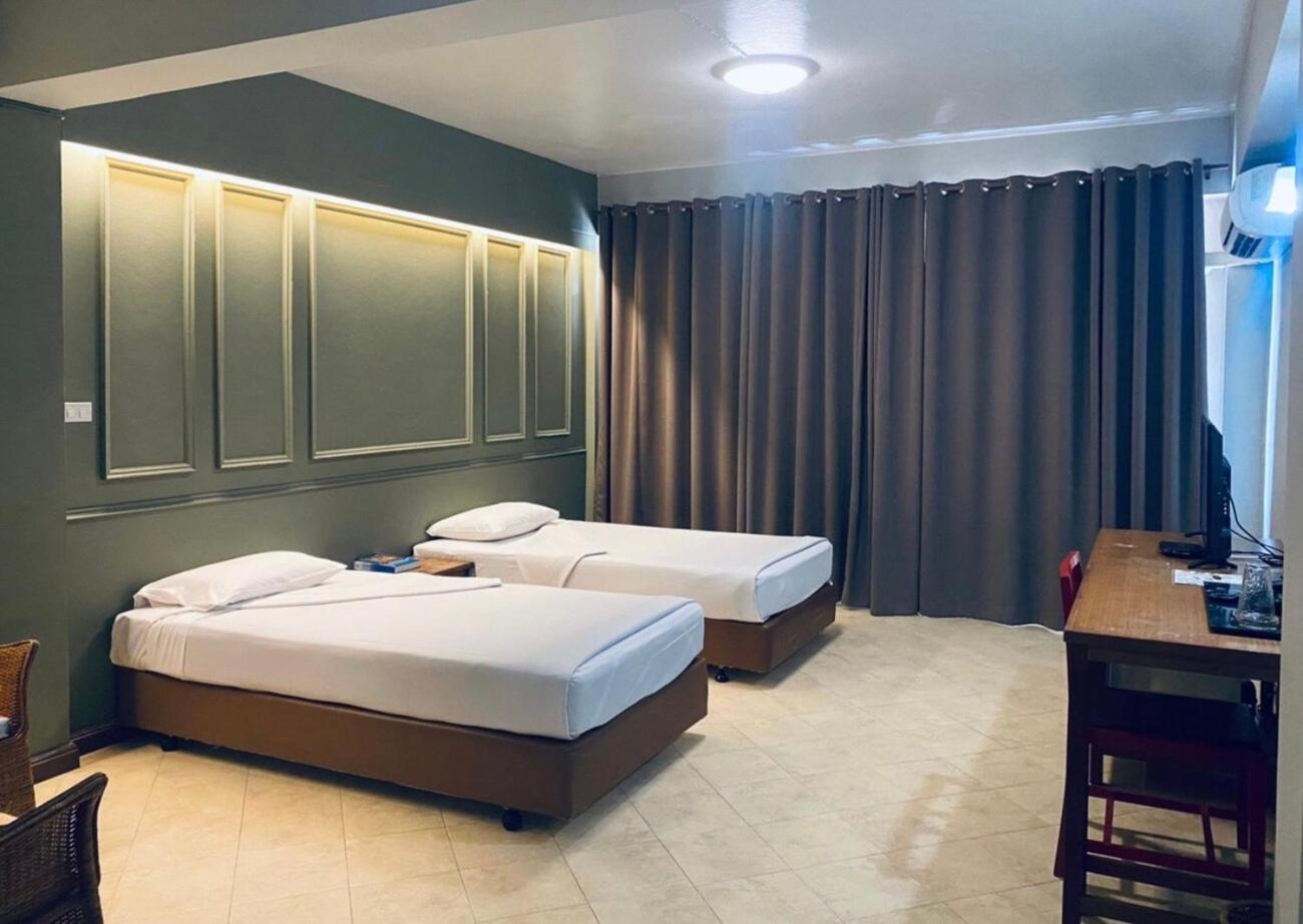 Deluxe Double or Twin Room photo 2
