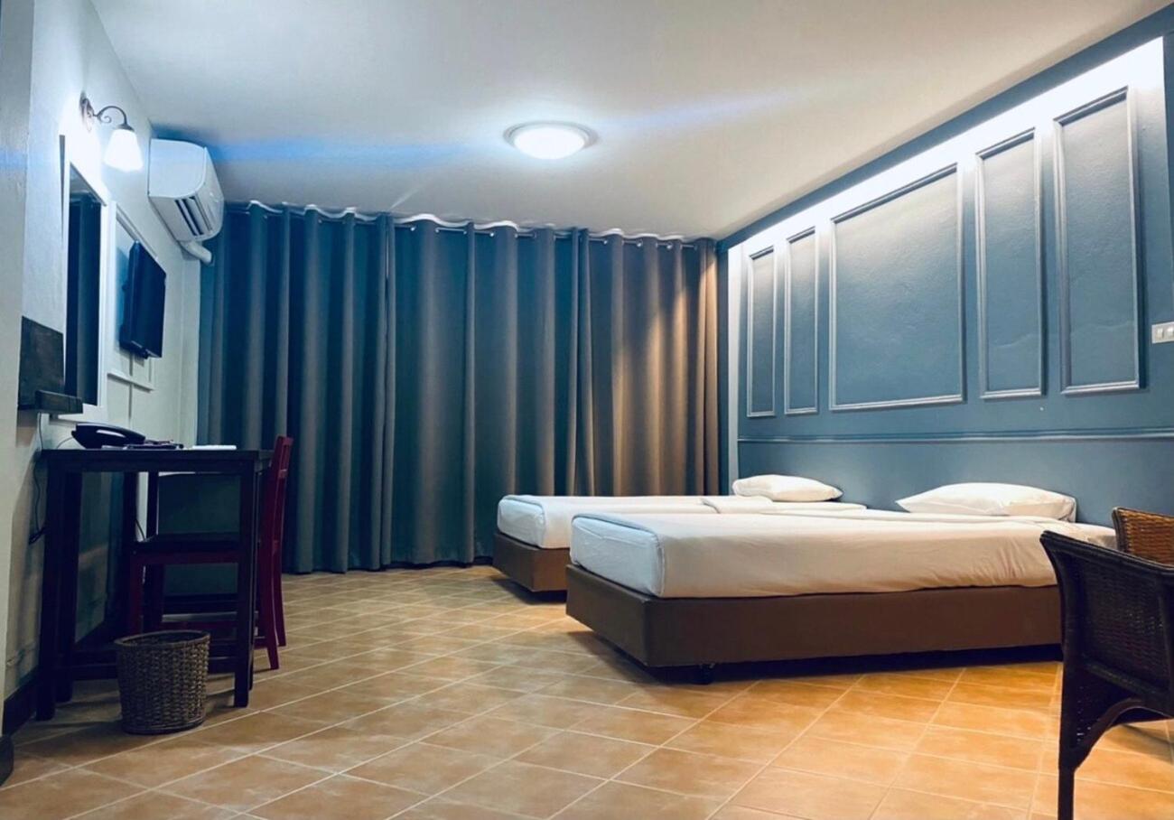 Deluxe Double or Twin Room photo 3