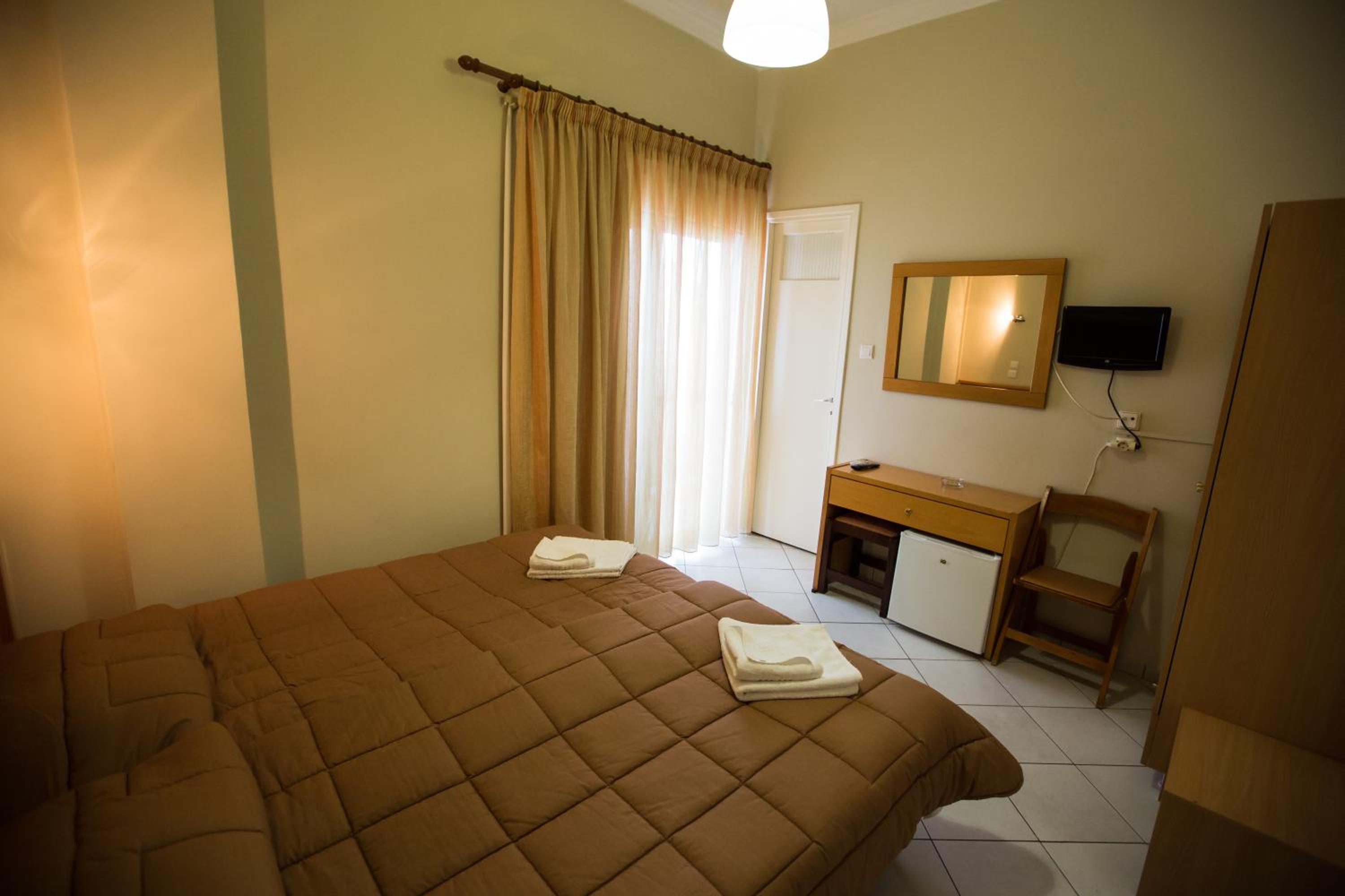 Standard Twin Room - Photo 2