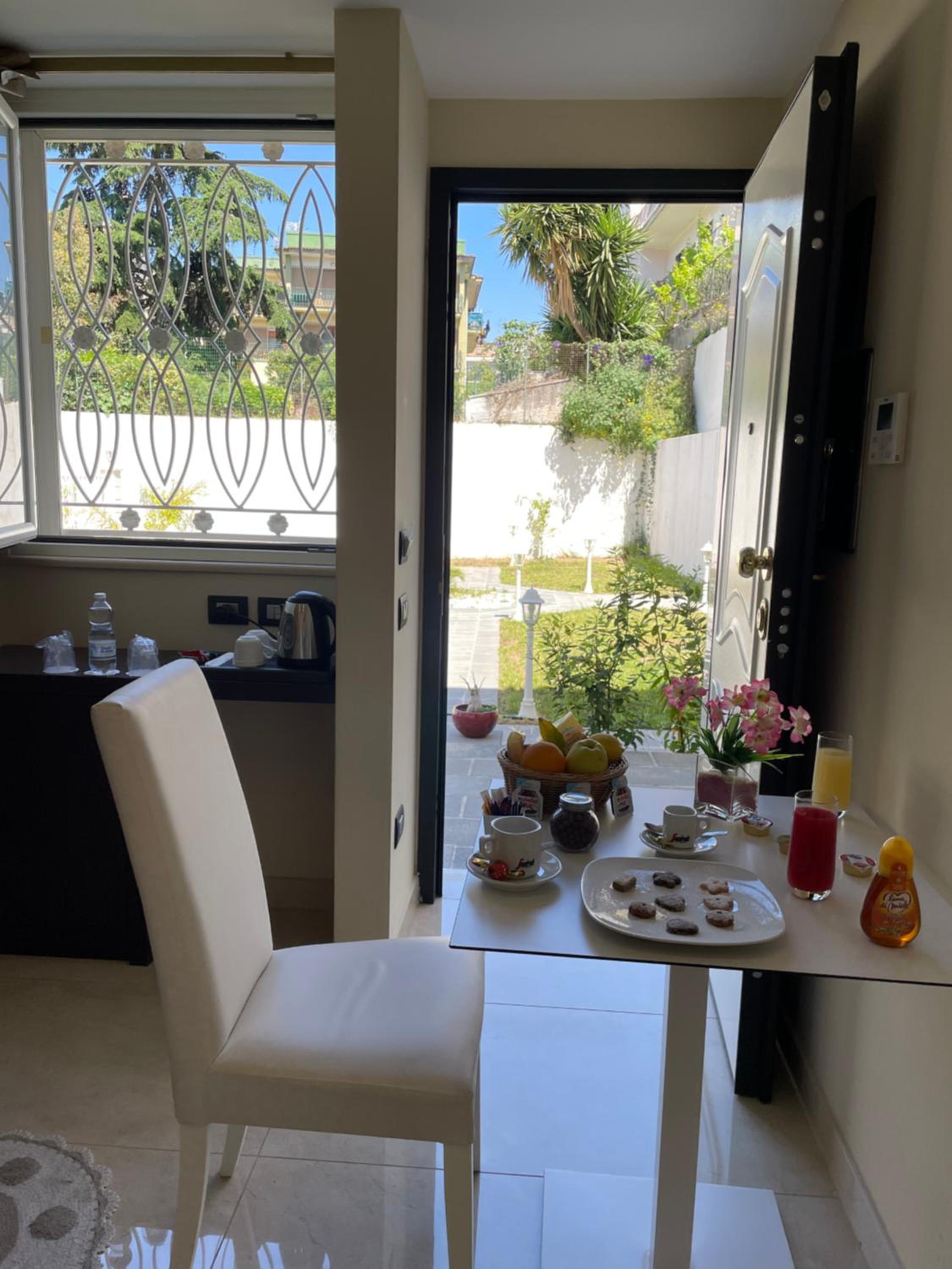 Double Room with Private Entrance and Garden View photo 3