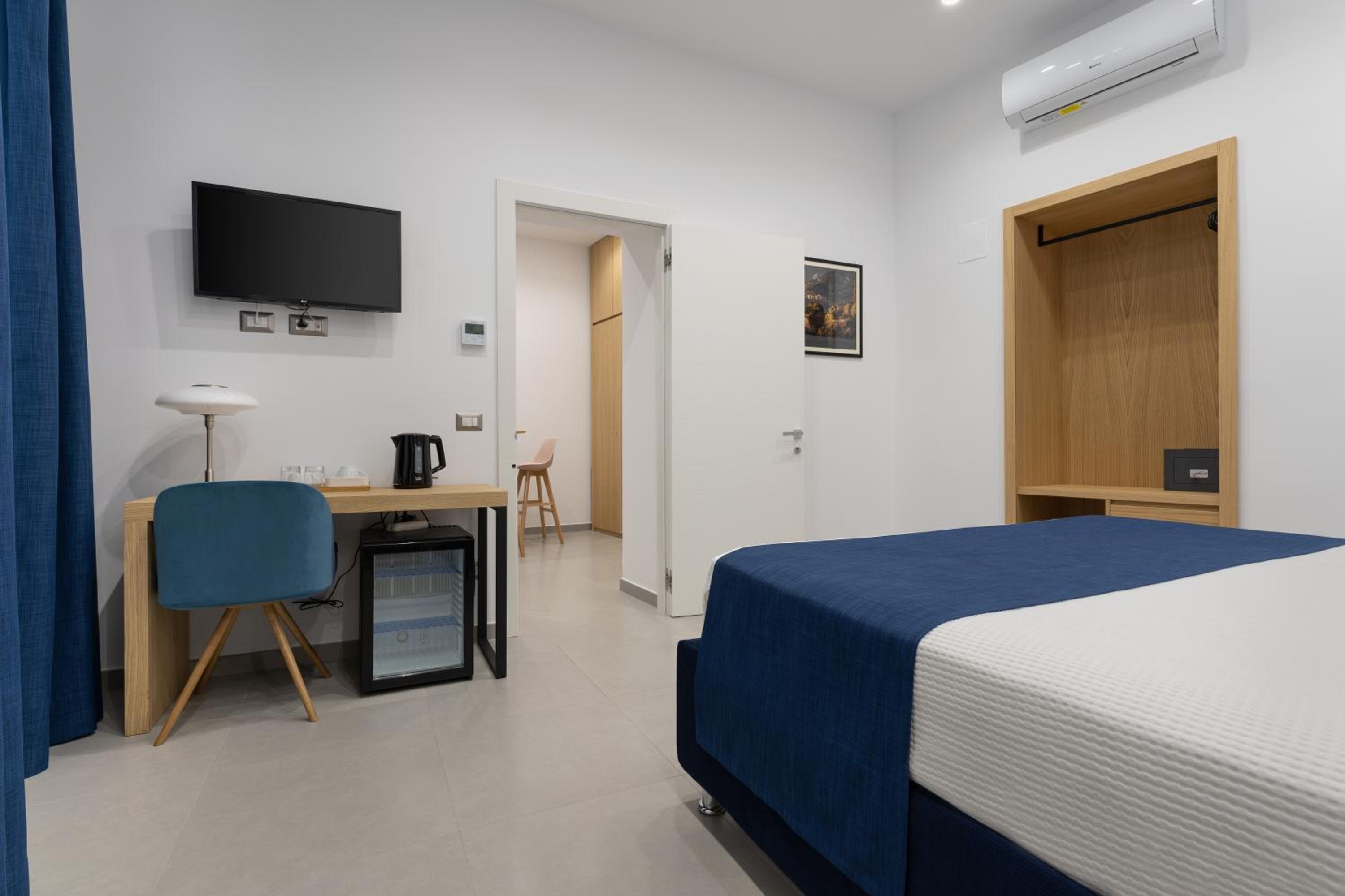 Double Room - Photo 3