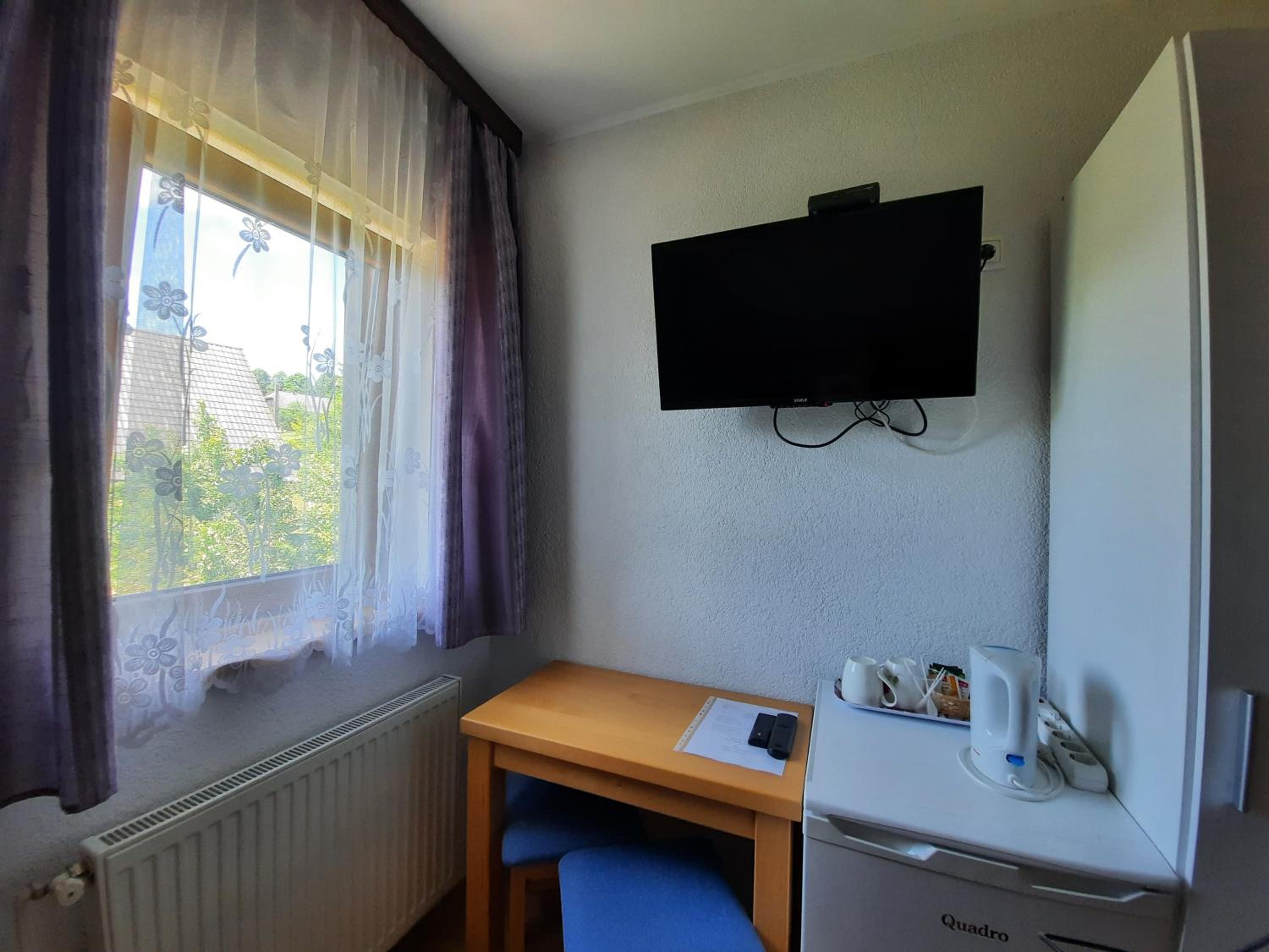 Double Room with Private Bathroom - Photo 5