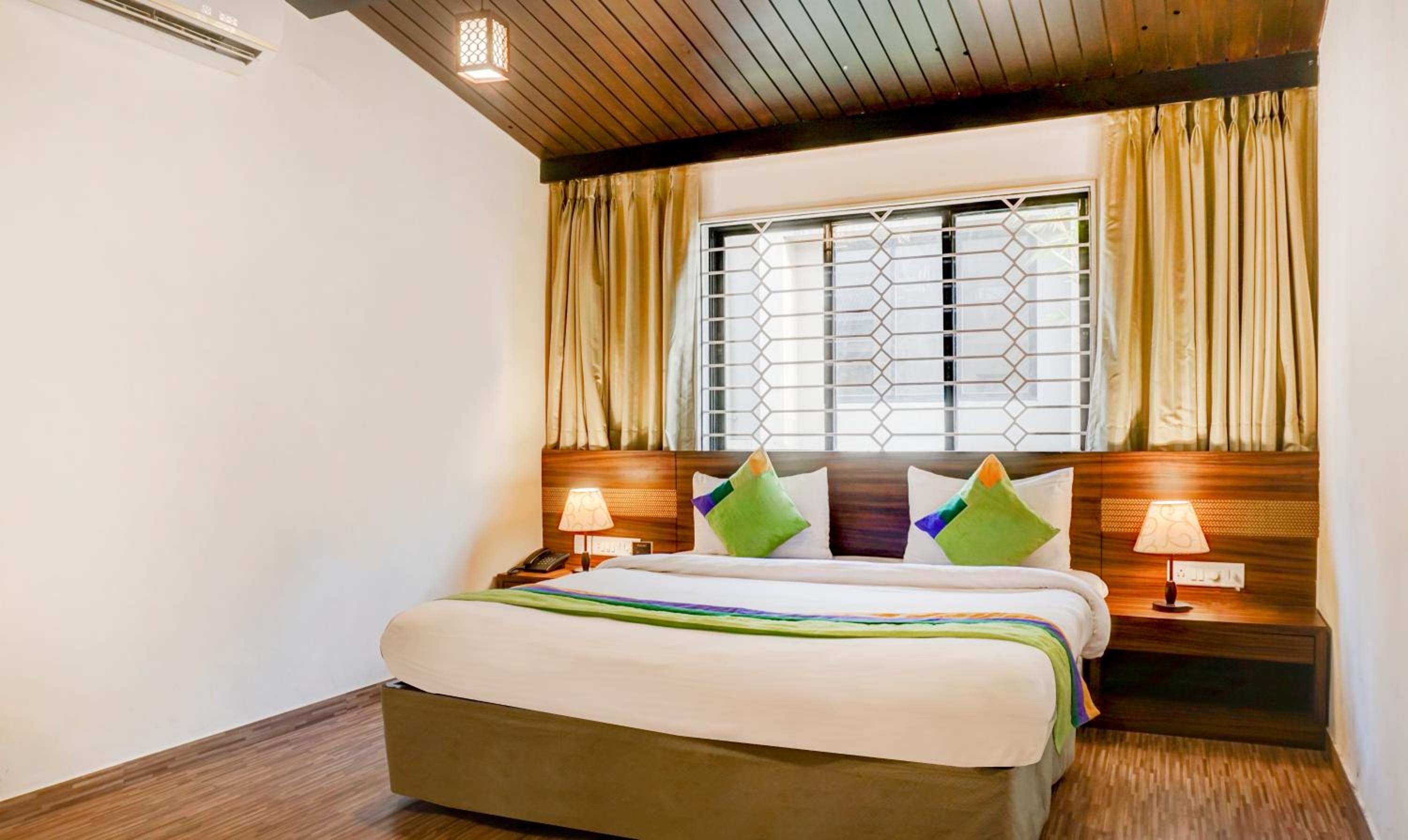 Deluxe Room - Photo 7