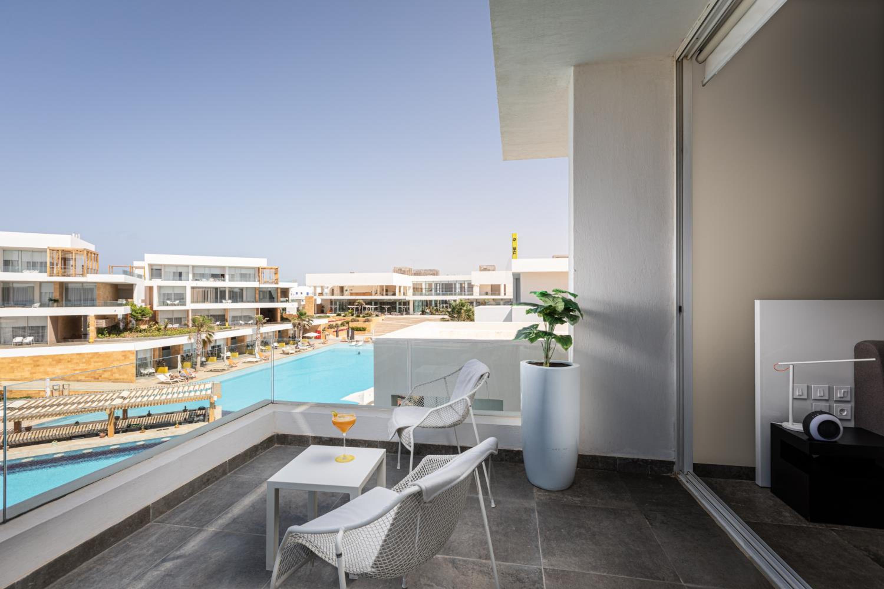 G-Loft with Pool View - Photo 2