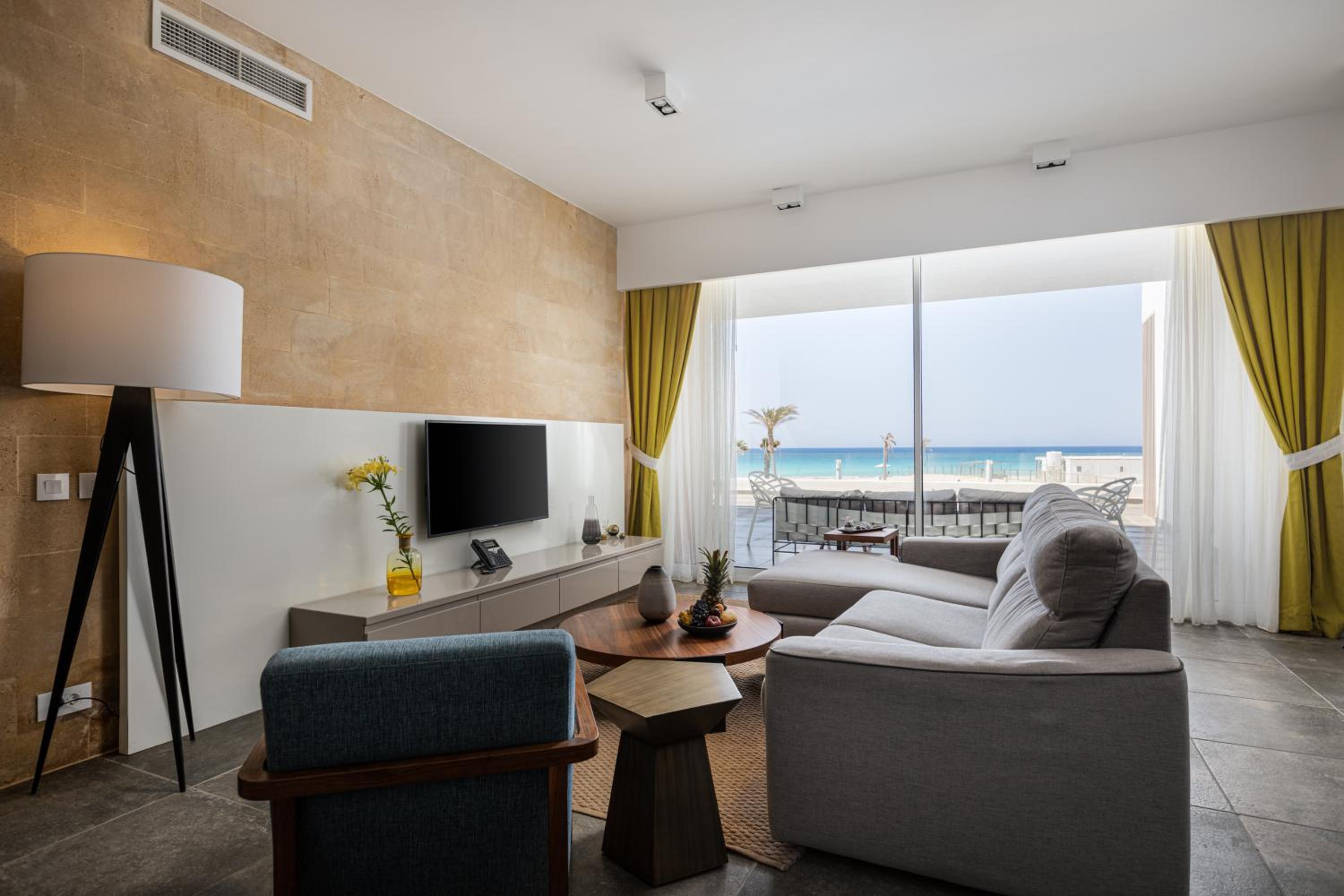 M-Suite Sea View - Photo 3