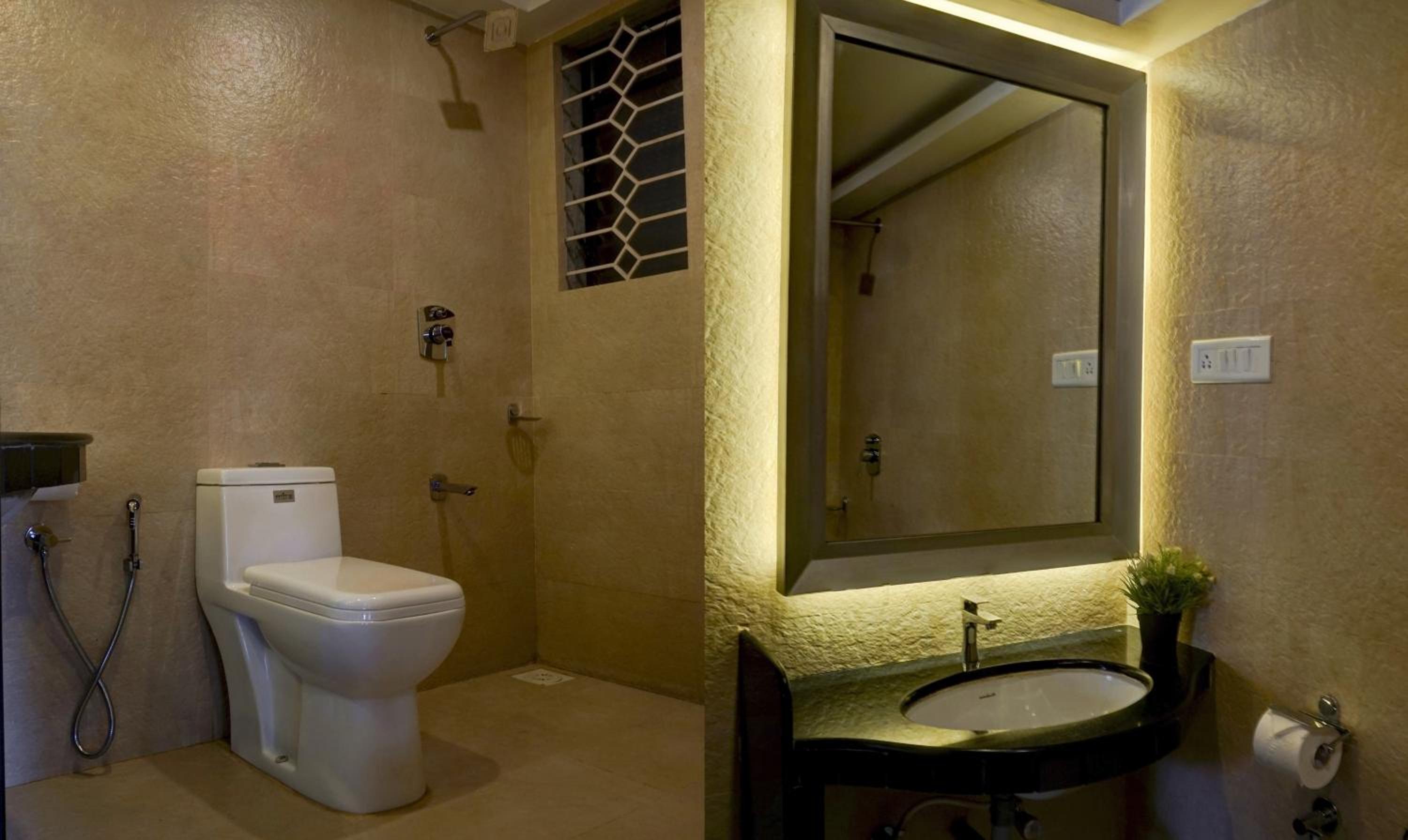 Premium Room with Balcony  photo 3