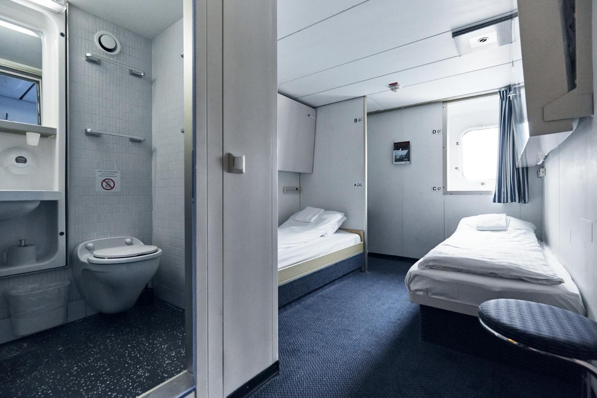 Standard cabin with sea view, 4-berth photo 2