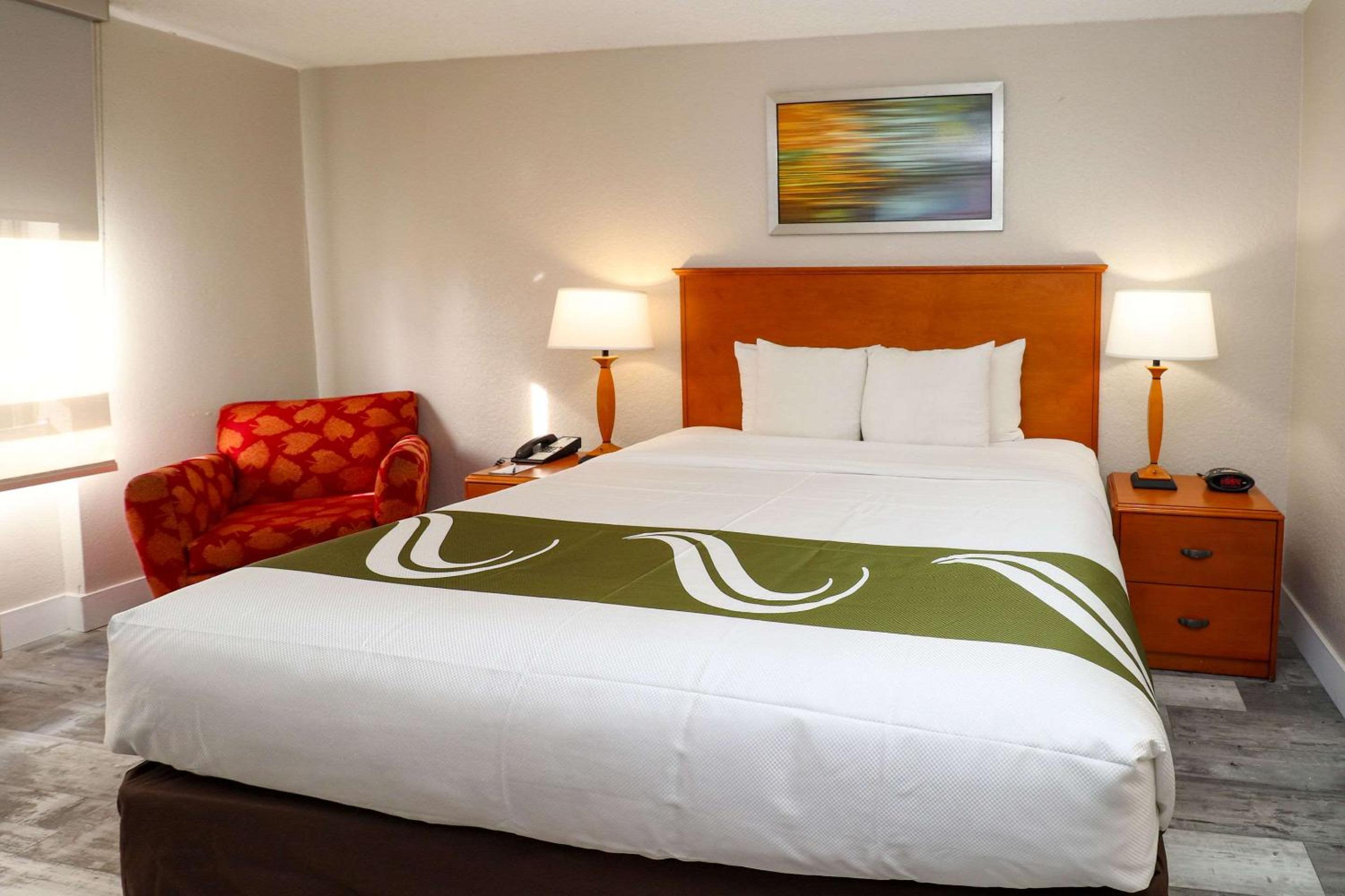 King Room - Accessible/Non-Smoking photo 1