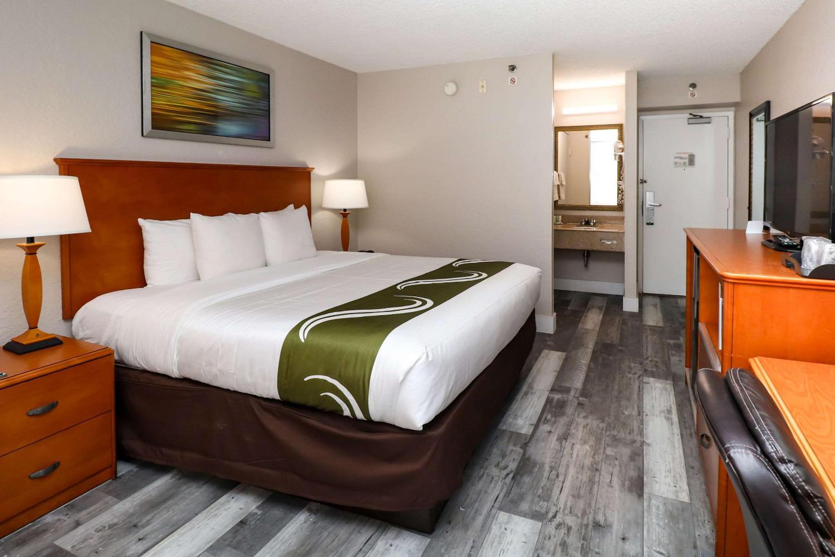 King Room - Accessible/Non-Smoking photo 3