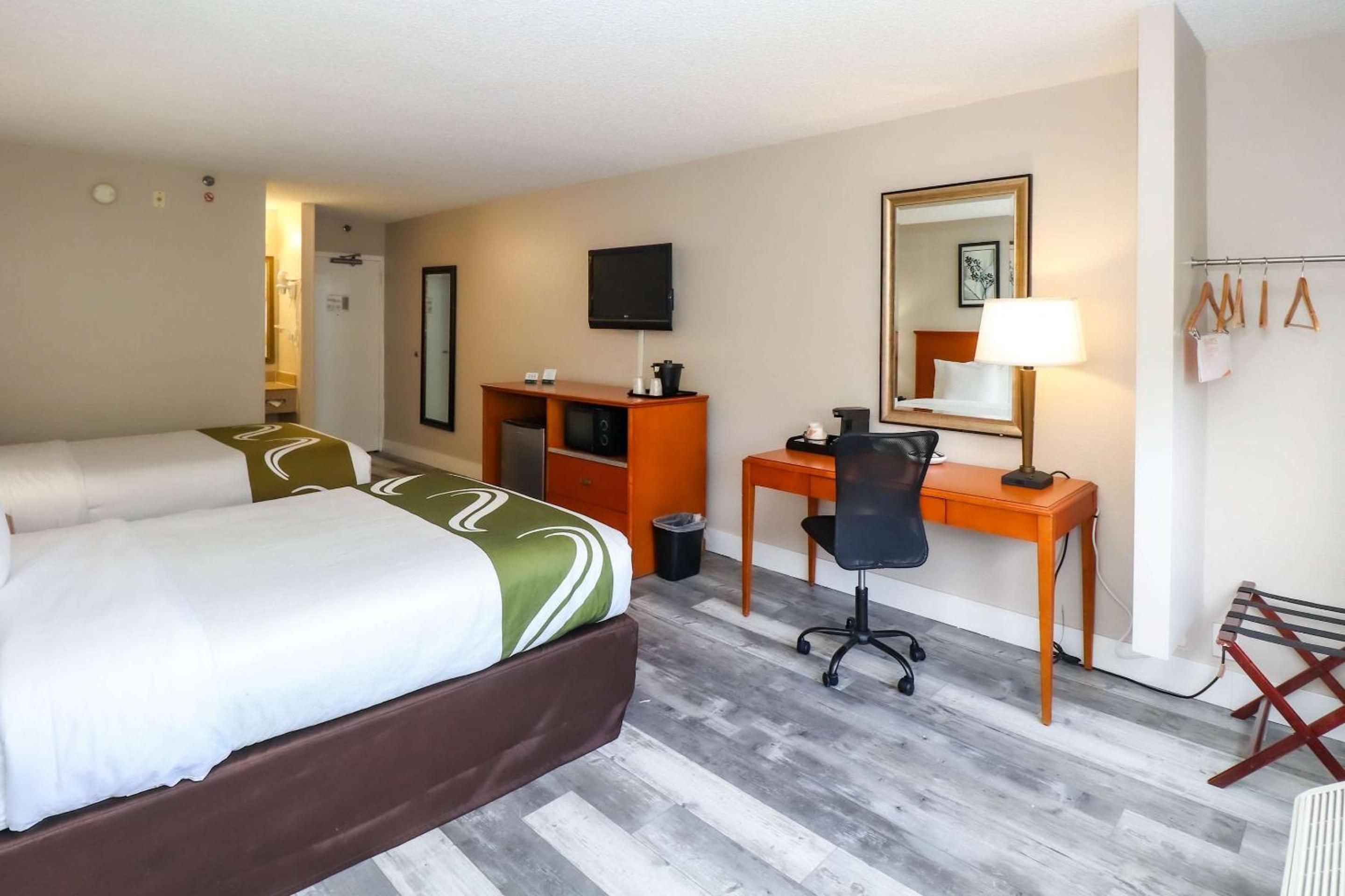 Double Room with Two Double Beds - Non-Smoking photo 3