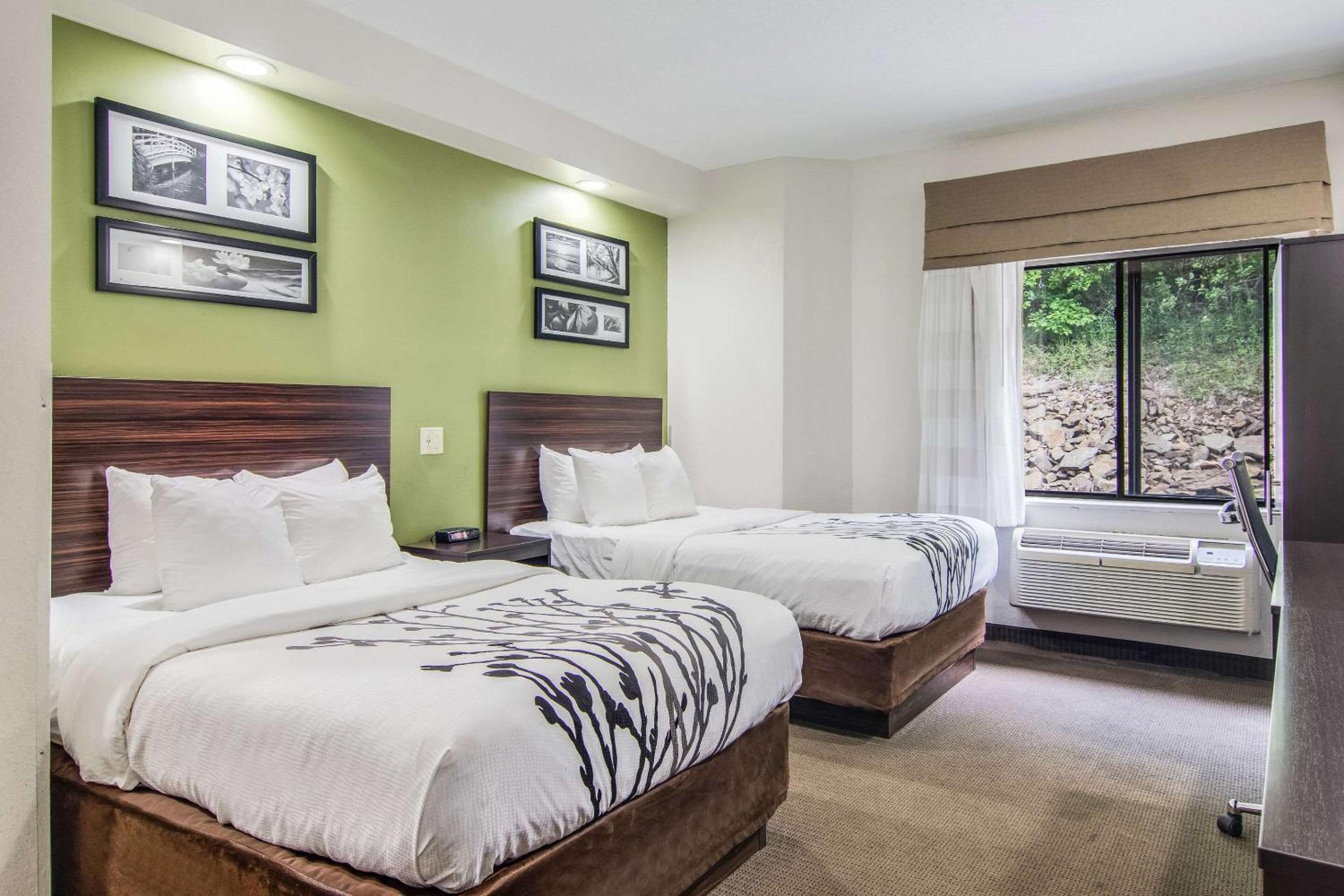 Double Room with Two Double Beds - Non-Smoking - Photo 1