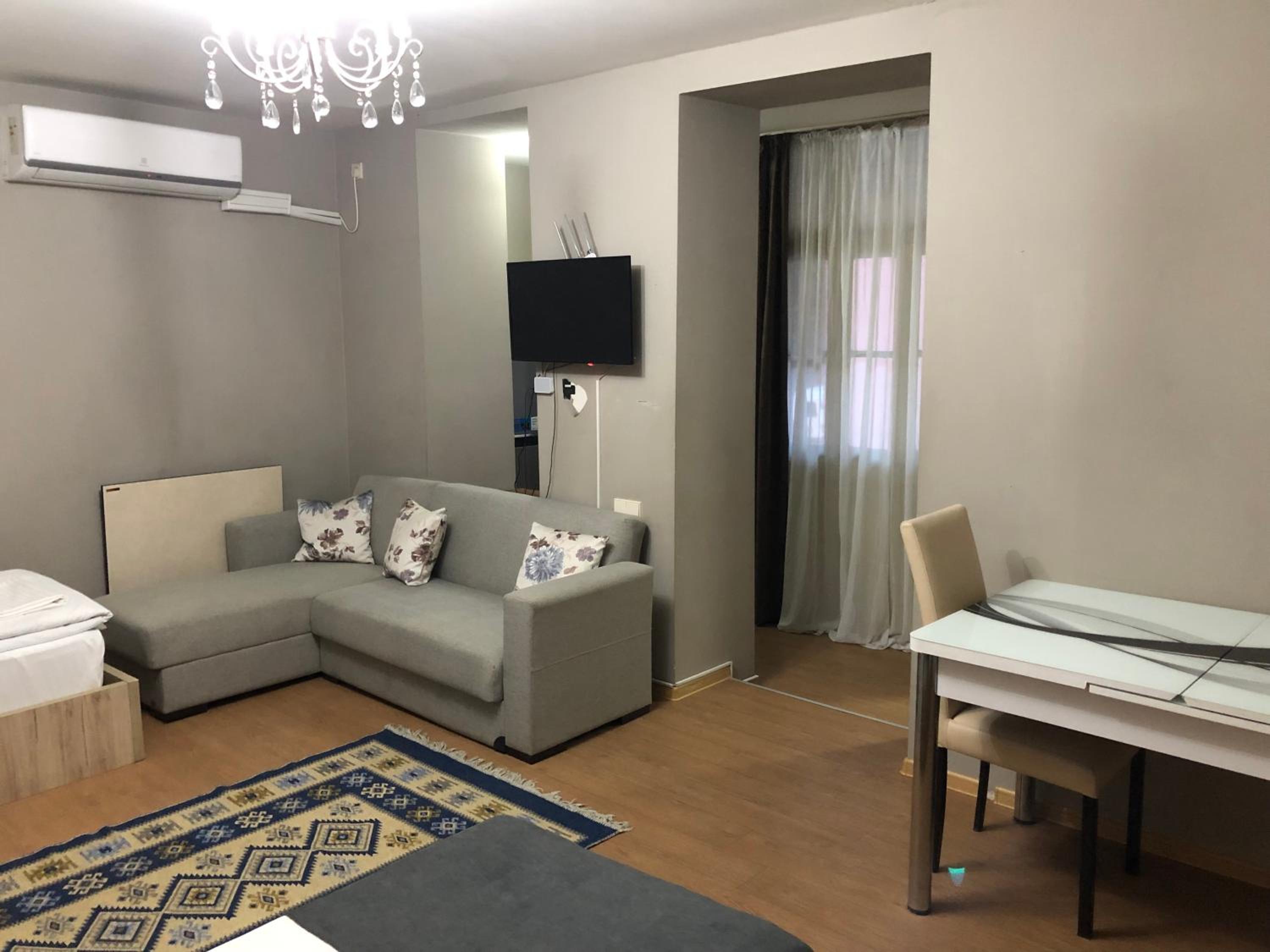 Studio Apartment - Photo 3