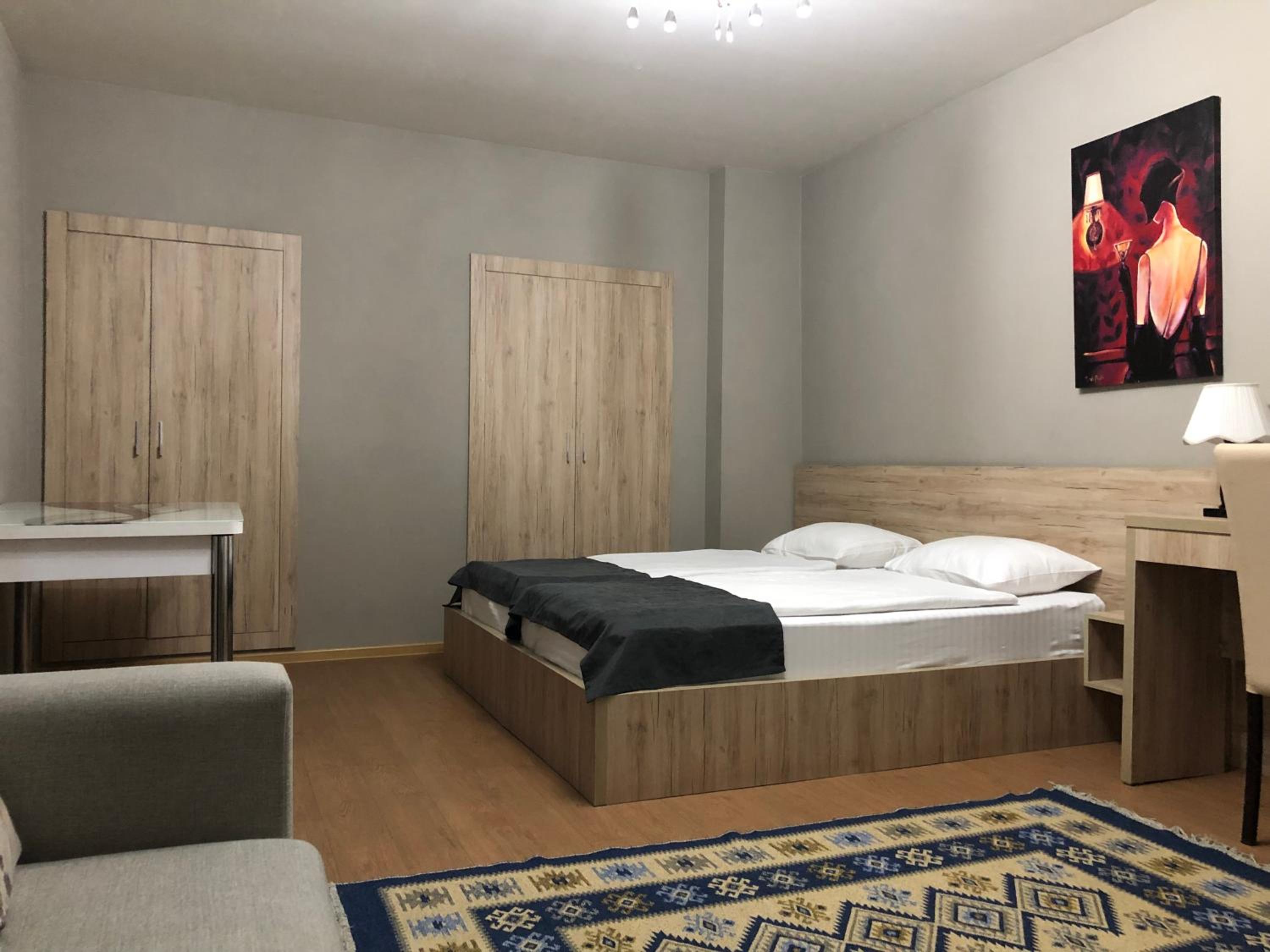 Studio Apartment - Photo 2