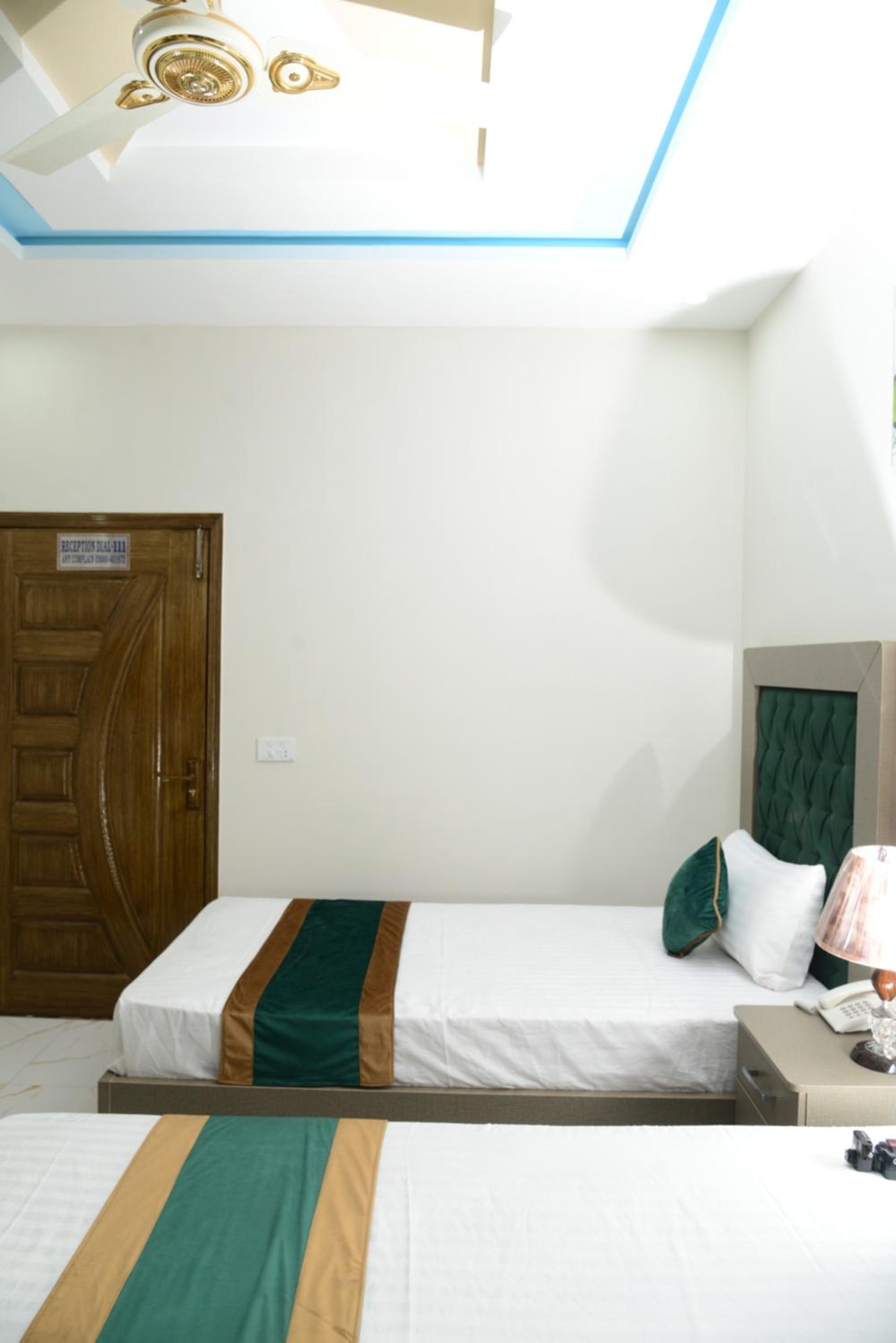 Deluxe Twin Room photo 2