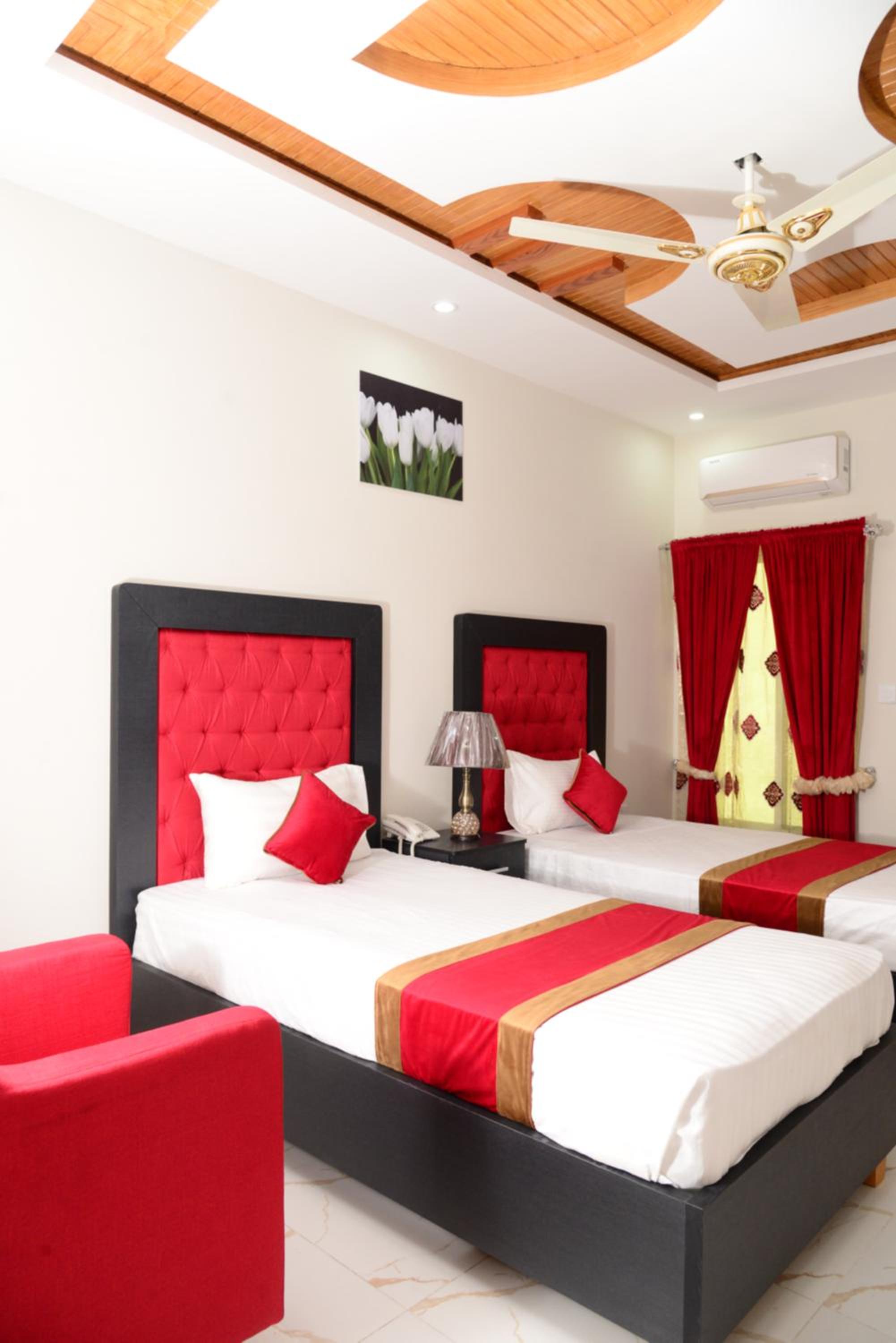 Deluxe Twin Room photo 1