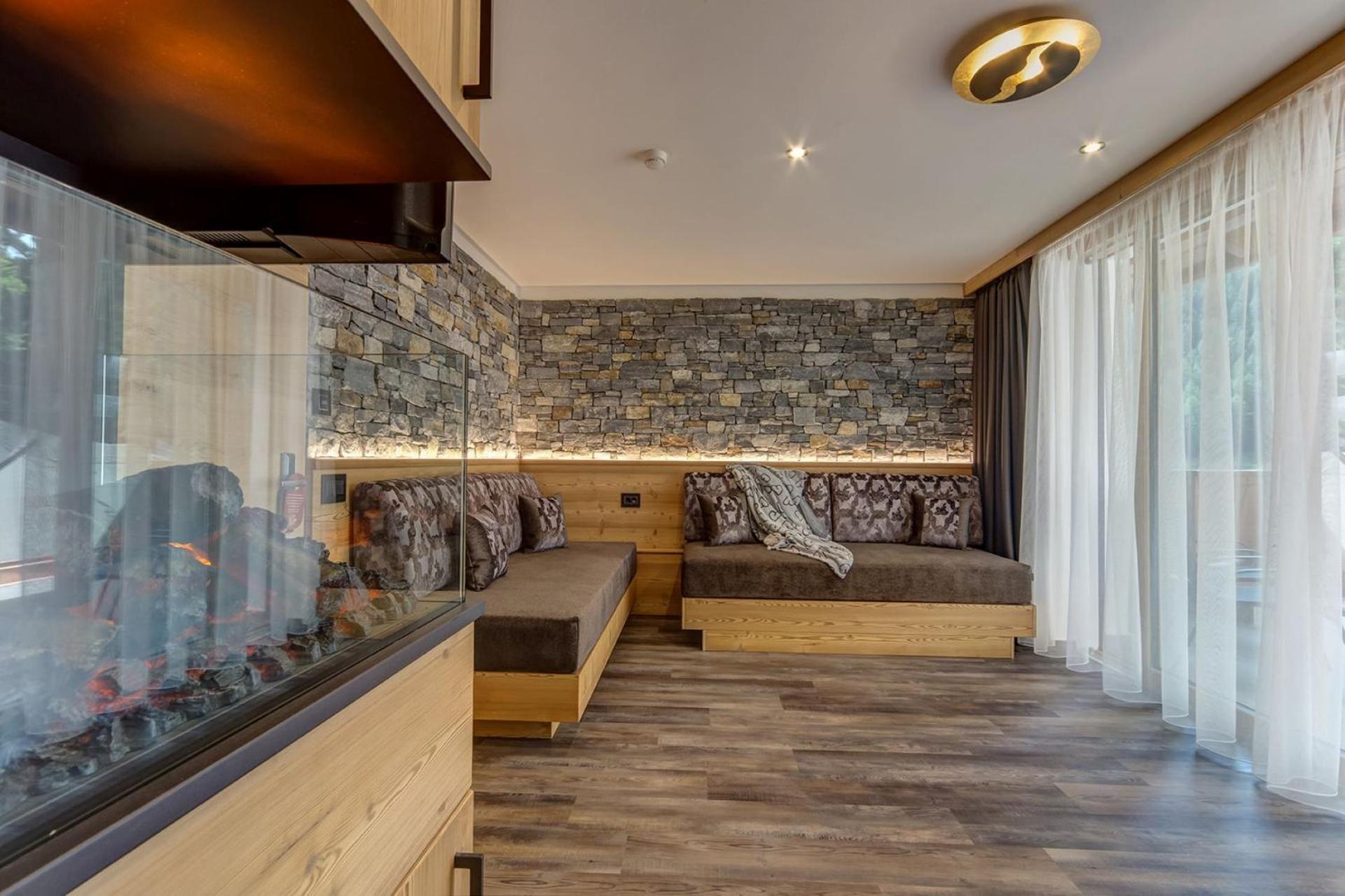 Deluxe Family Room - Photo 3