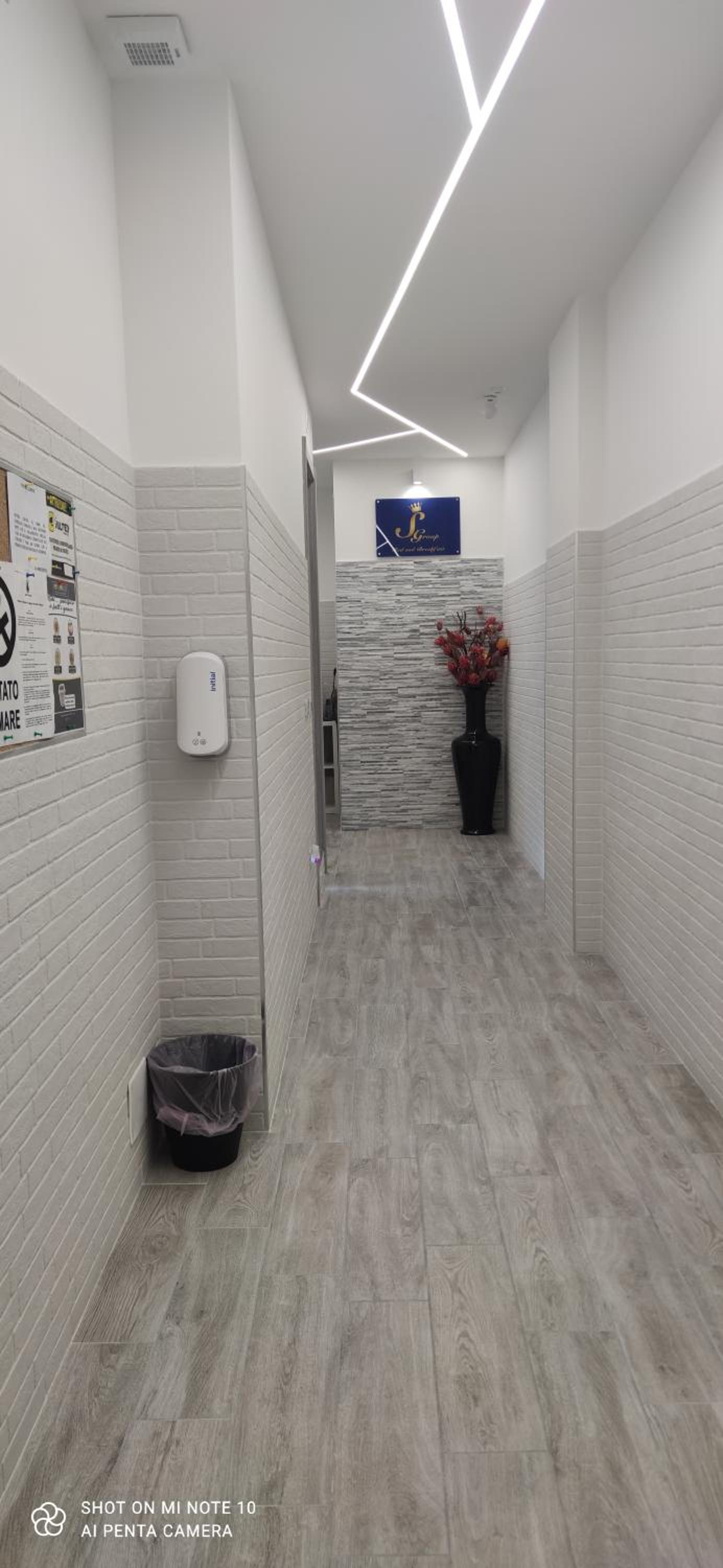 Twin Room with Private Bathroom - Photo 5