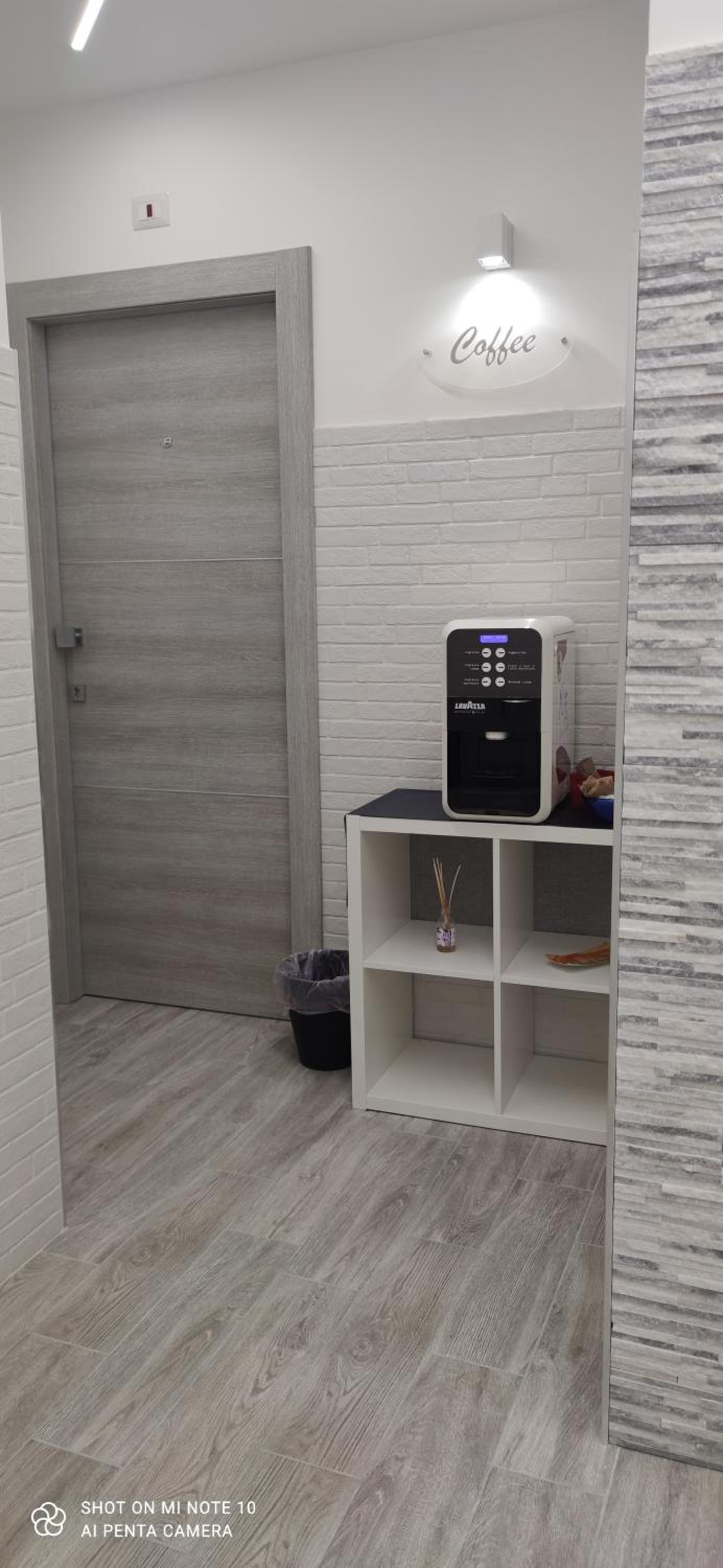 Twin Room with Private Bathroom - Photo 7