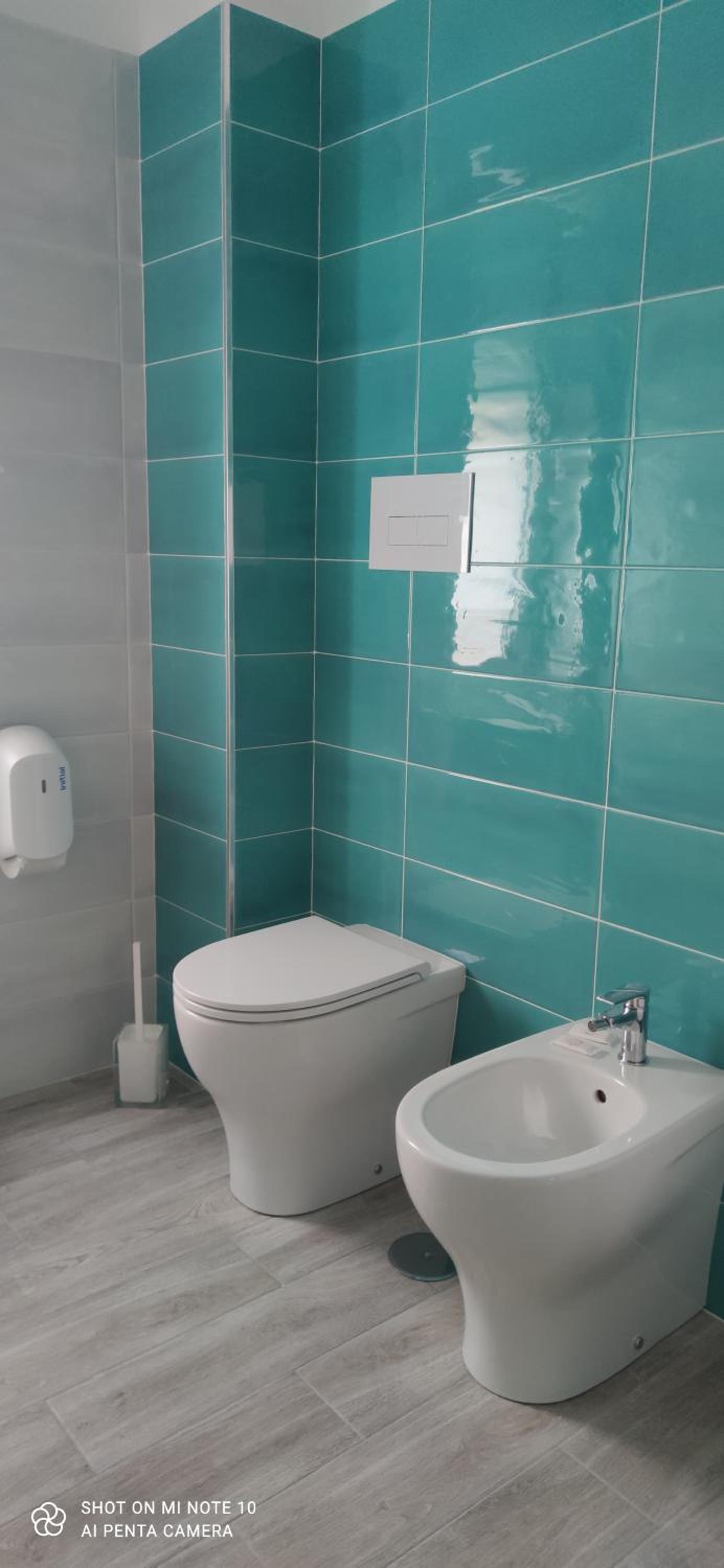 Twin Room with Private Bathroom - Photo 9
