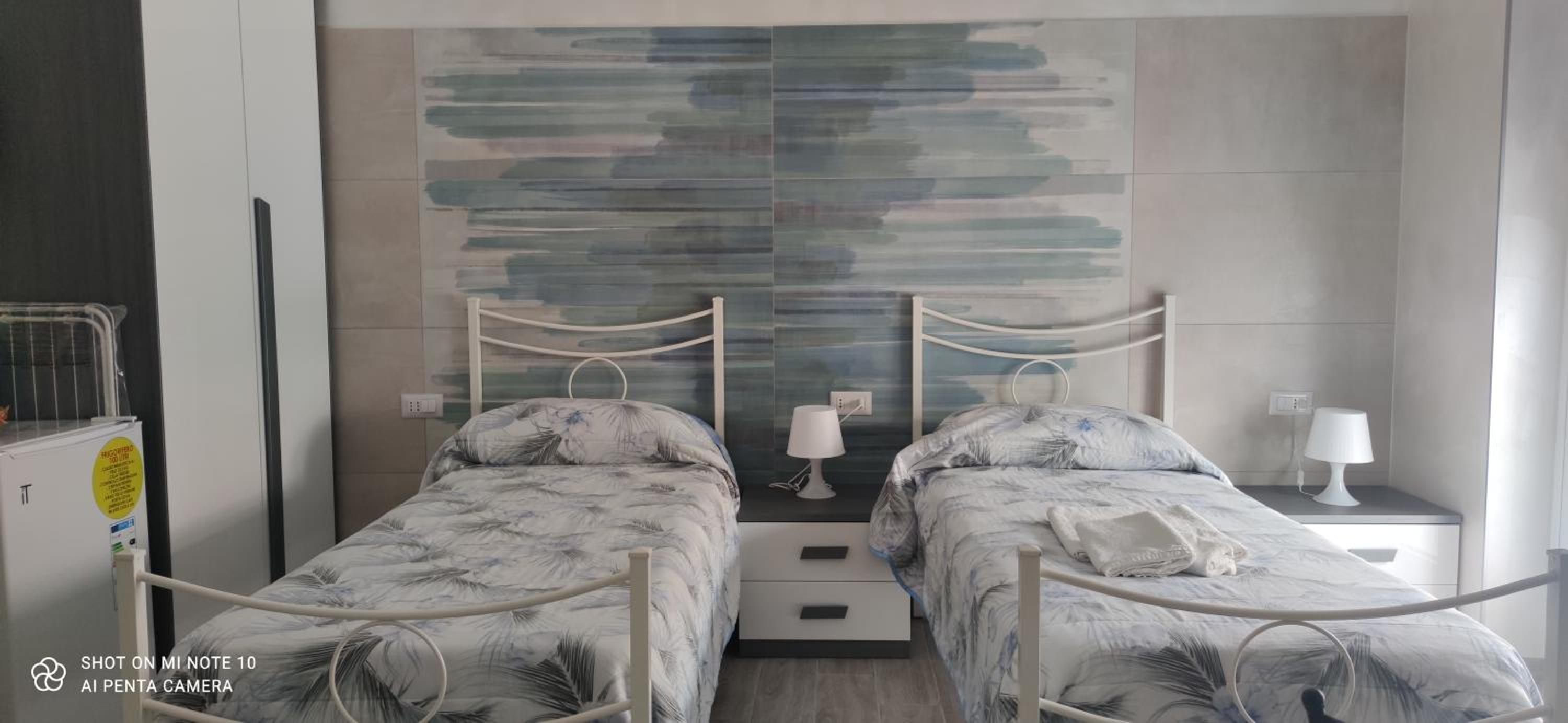Twin Room with Private Bathroom - Photo 15