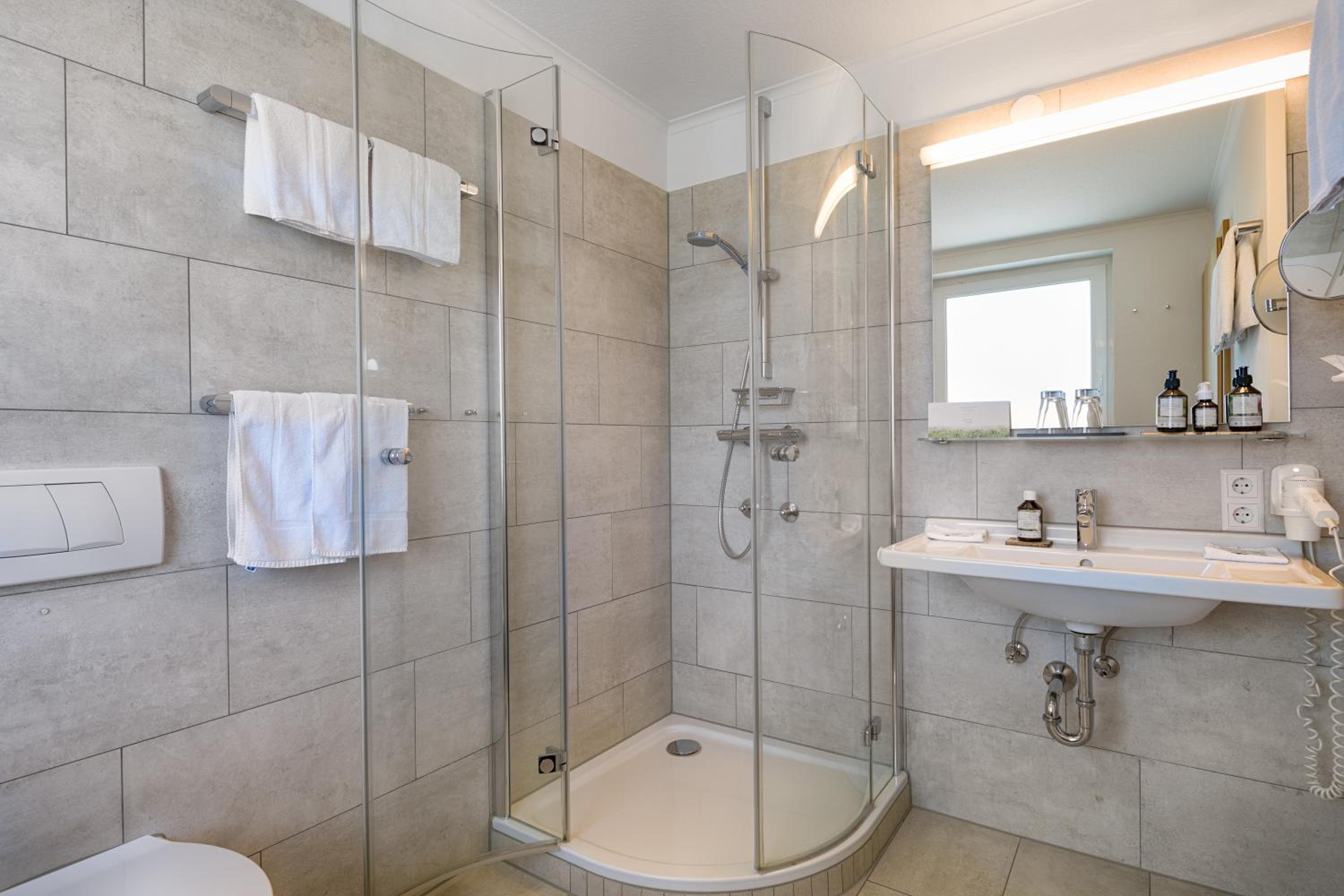 Hotel Park Double Room – Land Side - Photo 3