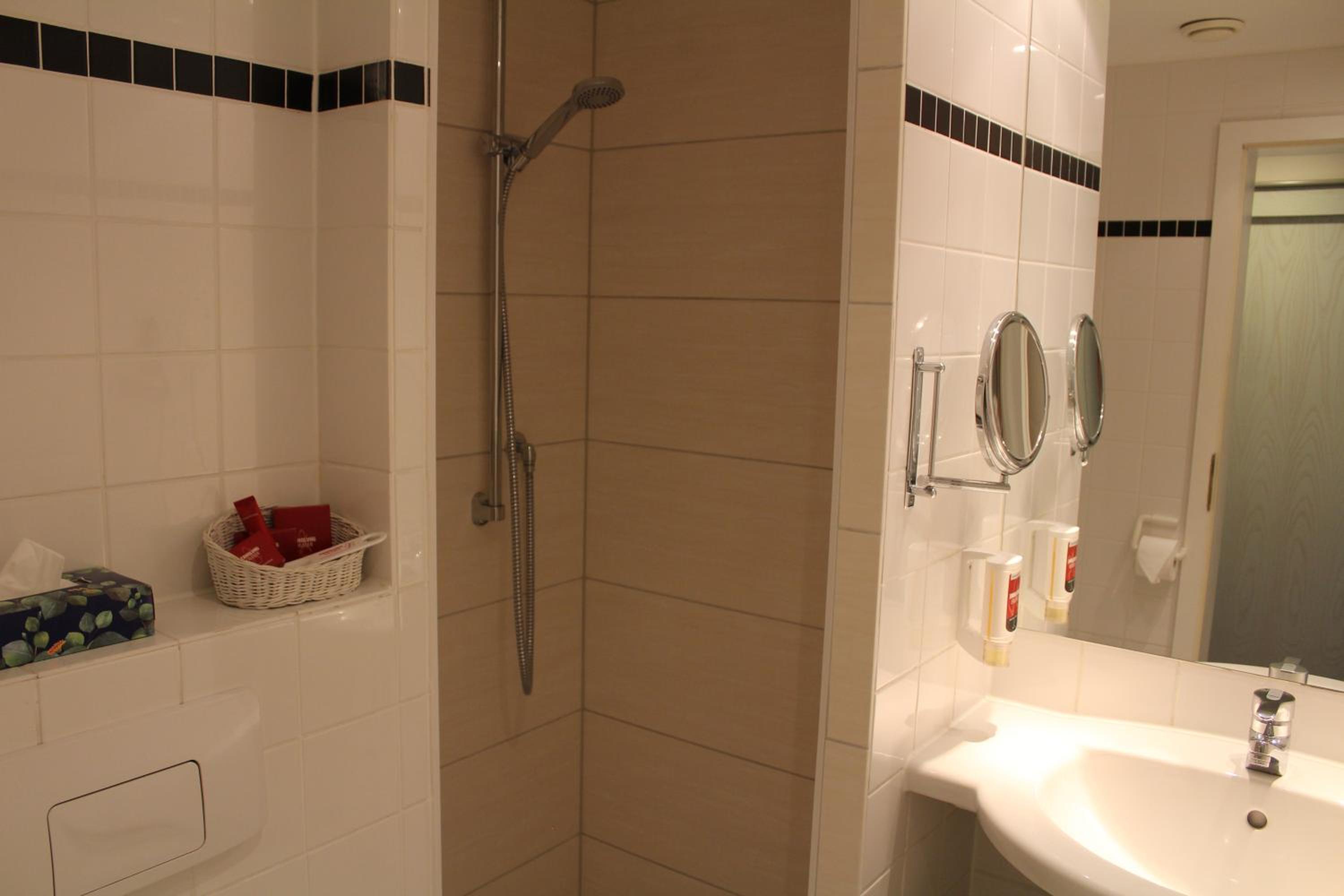 Double Room - Photo 6