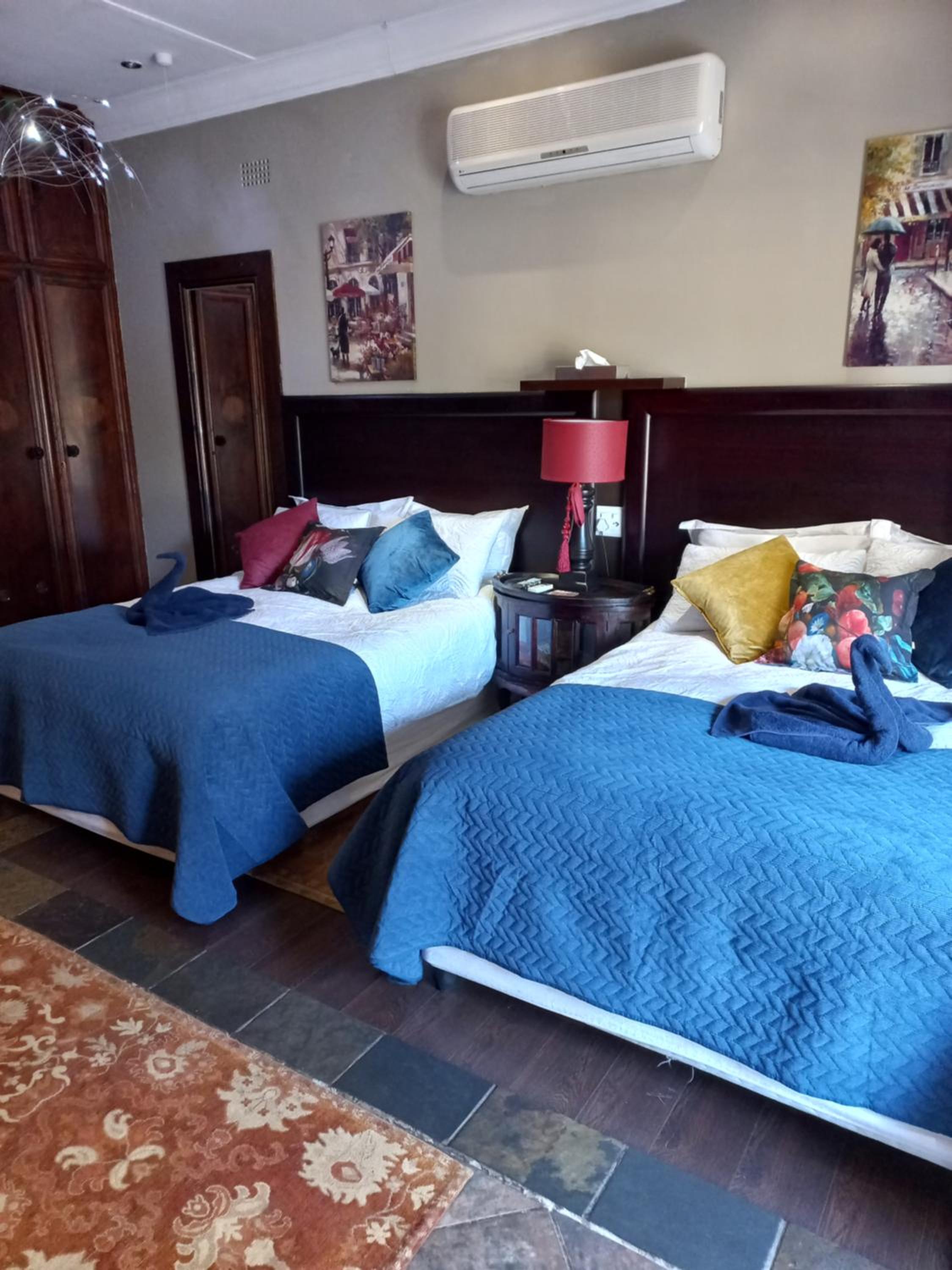 Deluxe Family Room