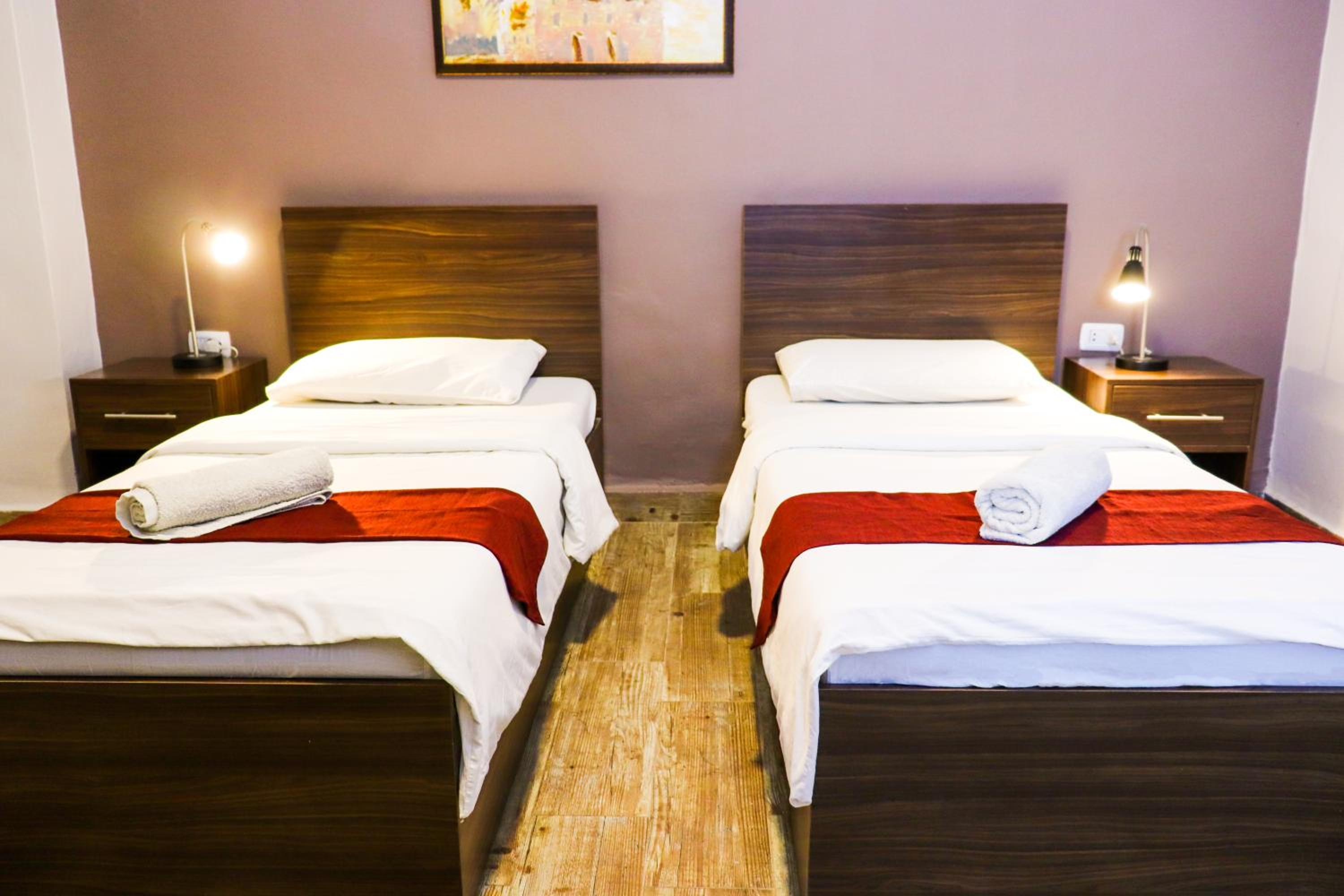 Double Room - Photo 5