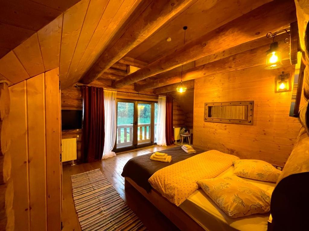 Double Room with Lake View - Photo 3