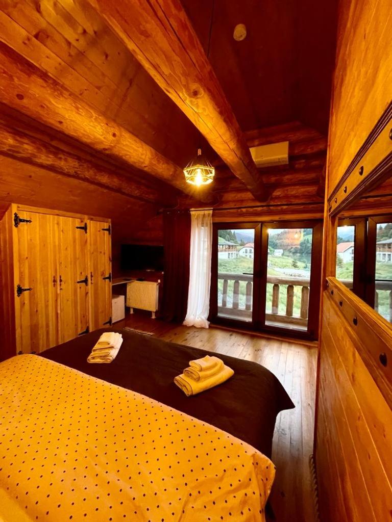 Double Room with Lake View - Photo 18