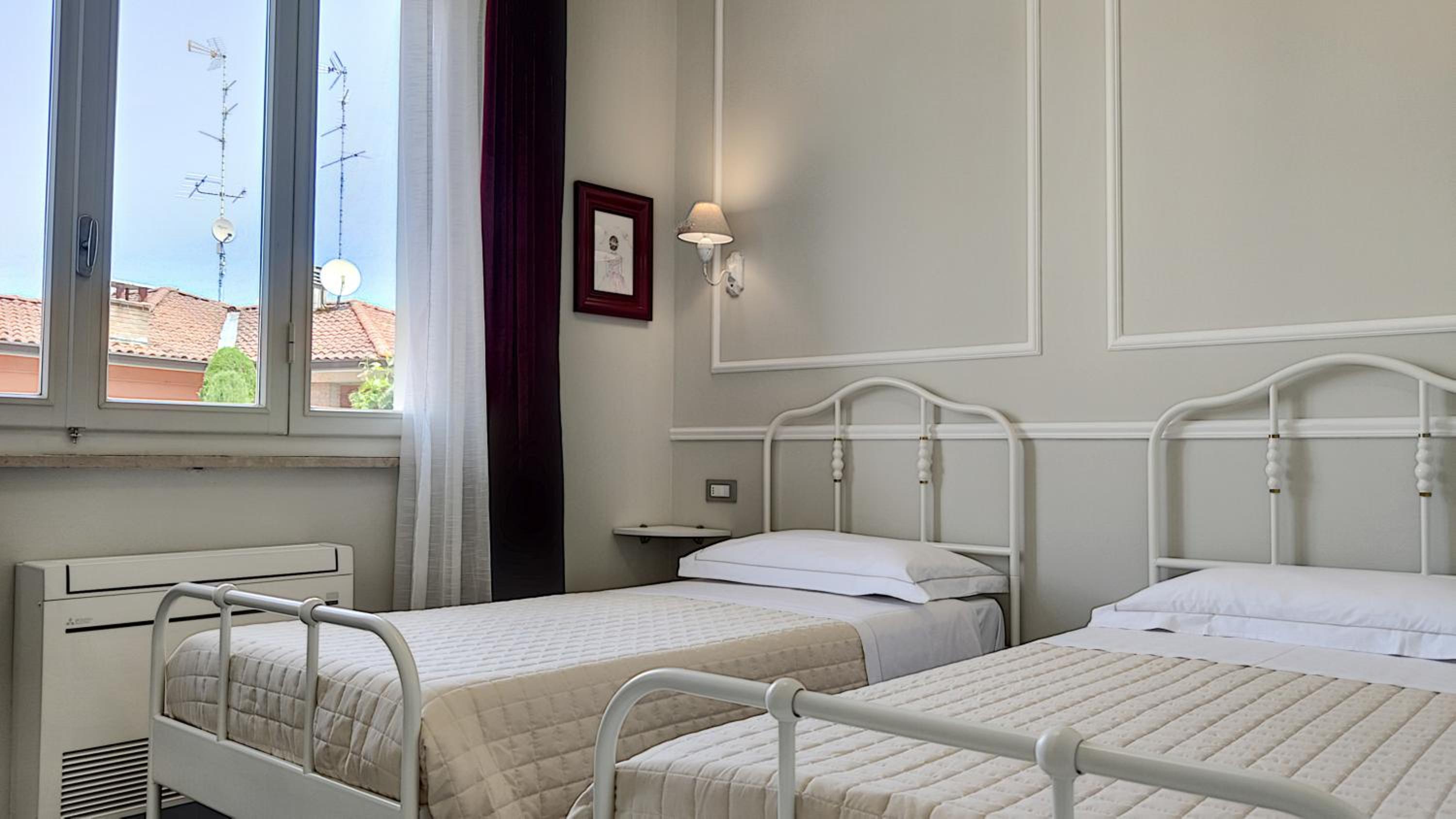 Quadruple Room - Photo 7