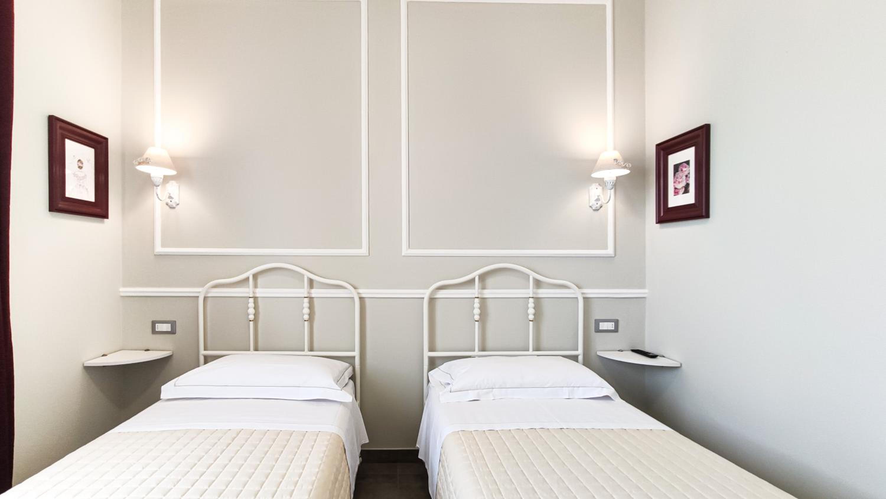 Quadruple Room - Photo 21