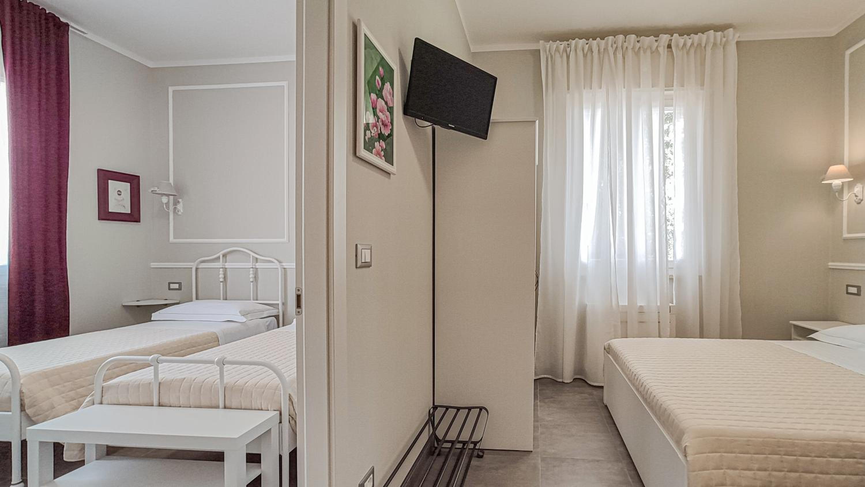 Quadruple Room - Photo 16