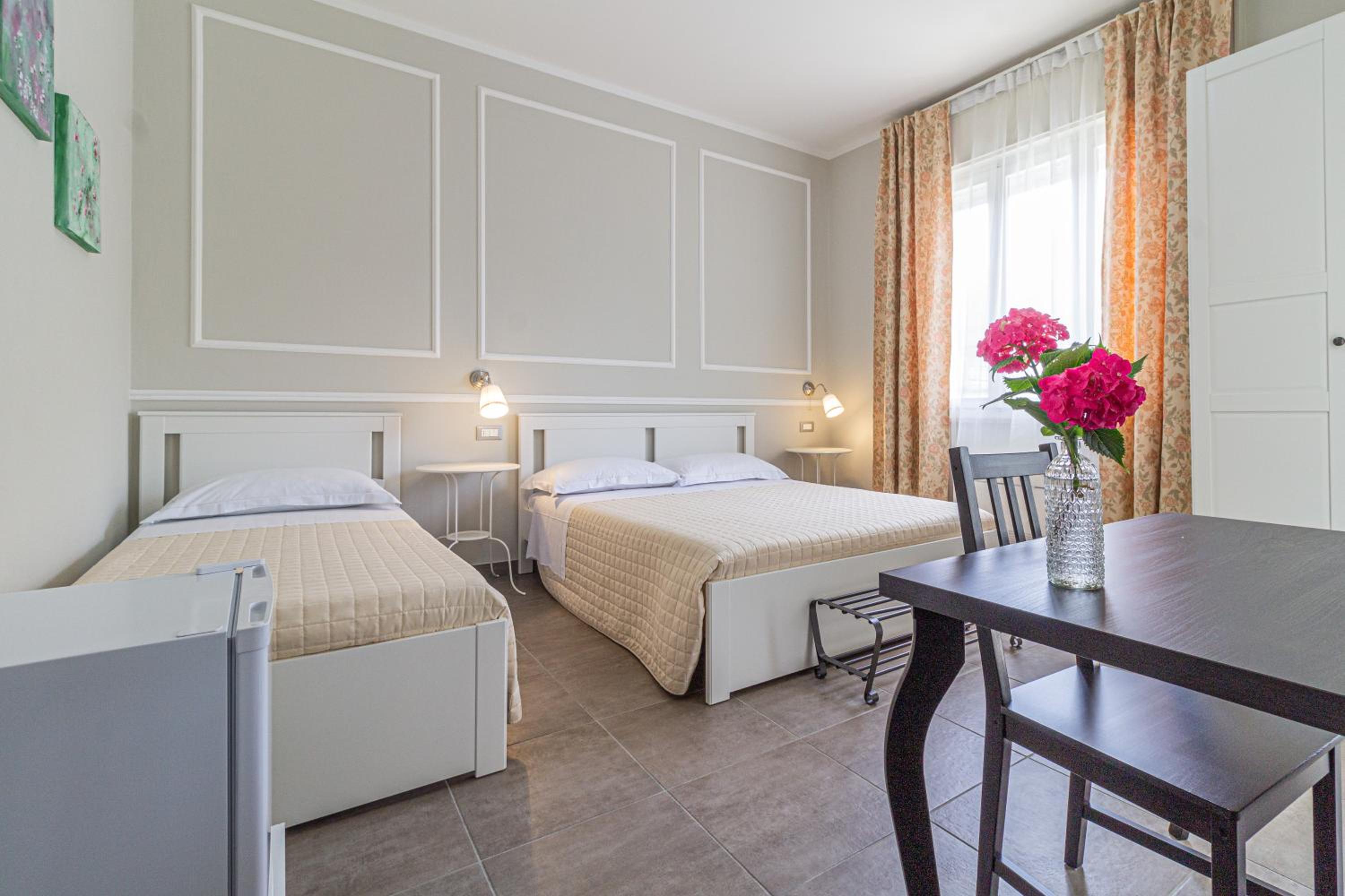 Triple Room - Photo 21