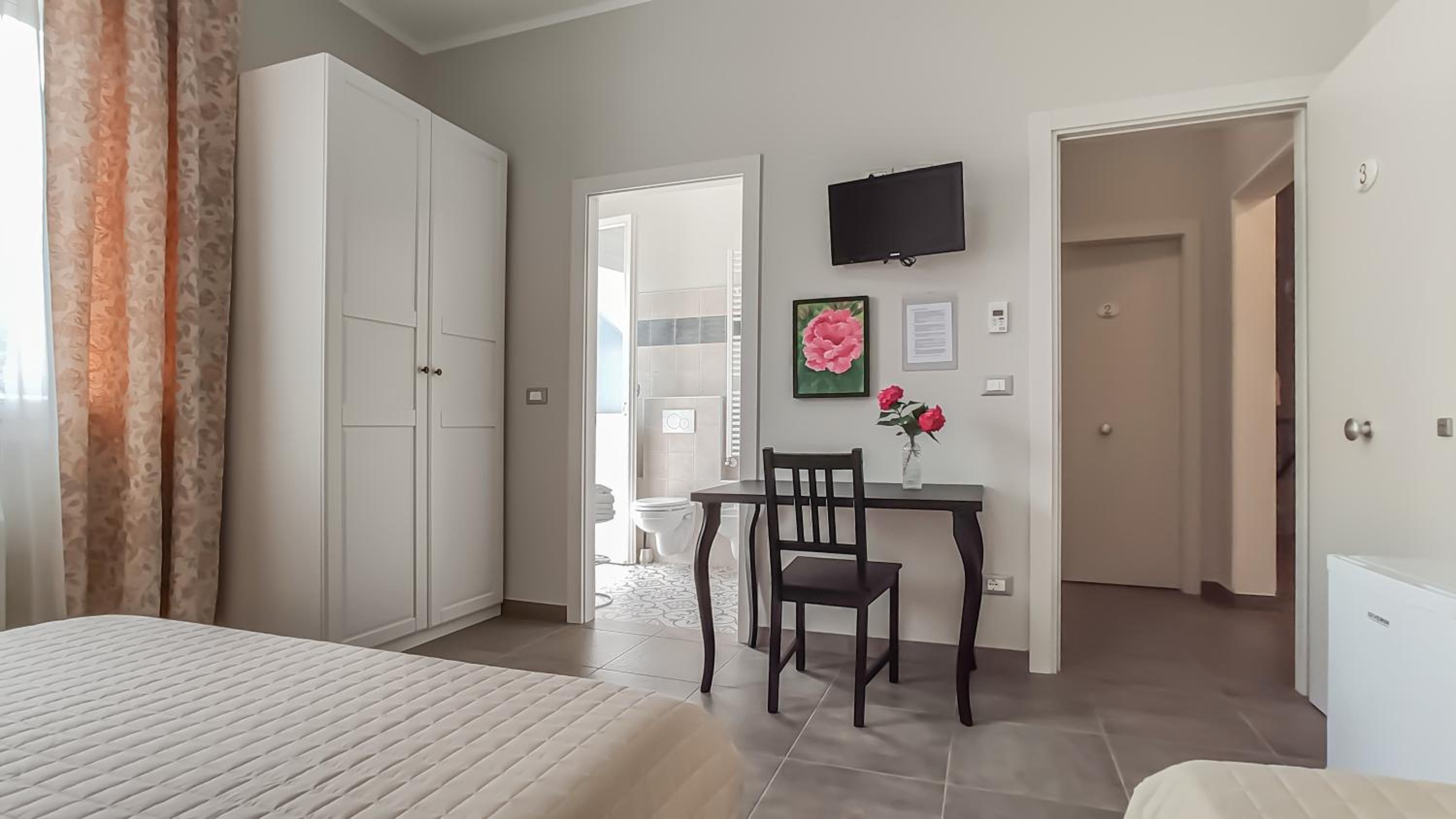 Triple Room - Photo 7