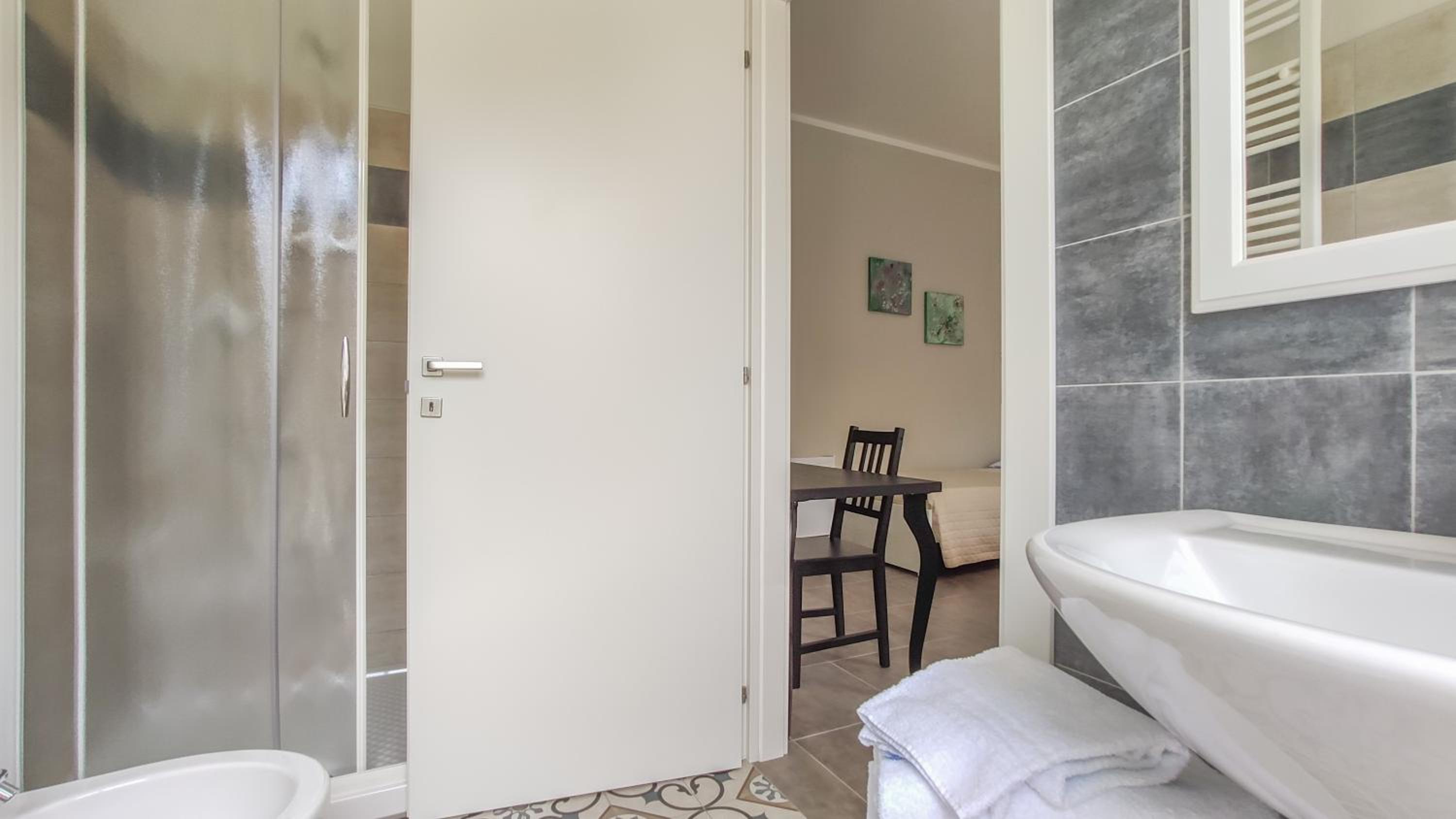 Triple Room - Photo 13