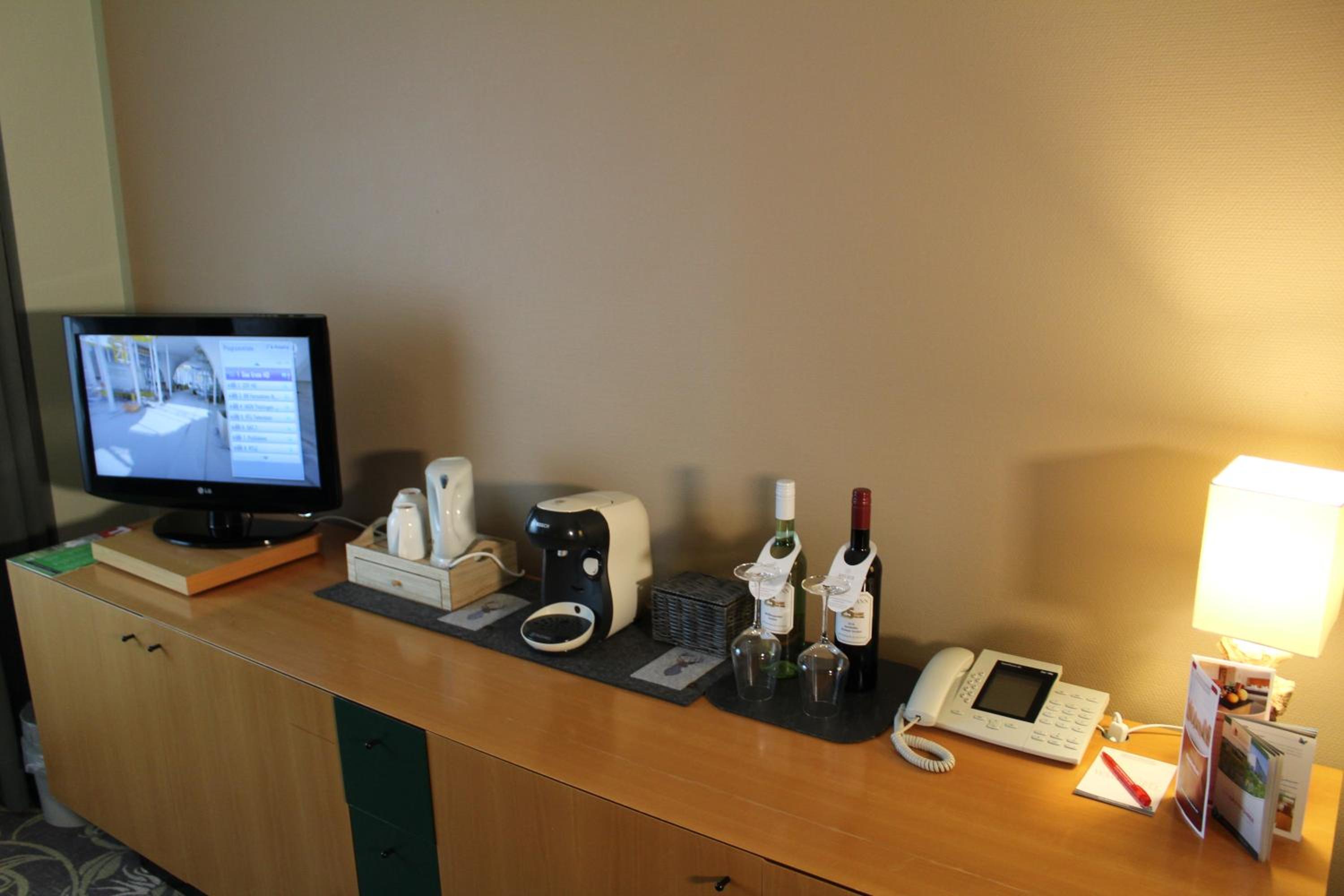 Suite - Photo 3