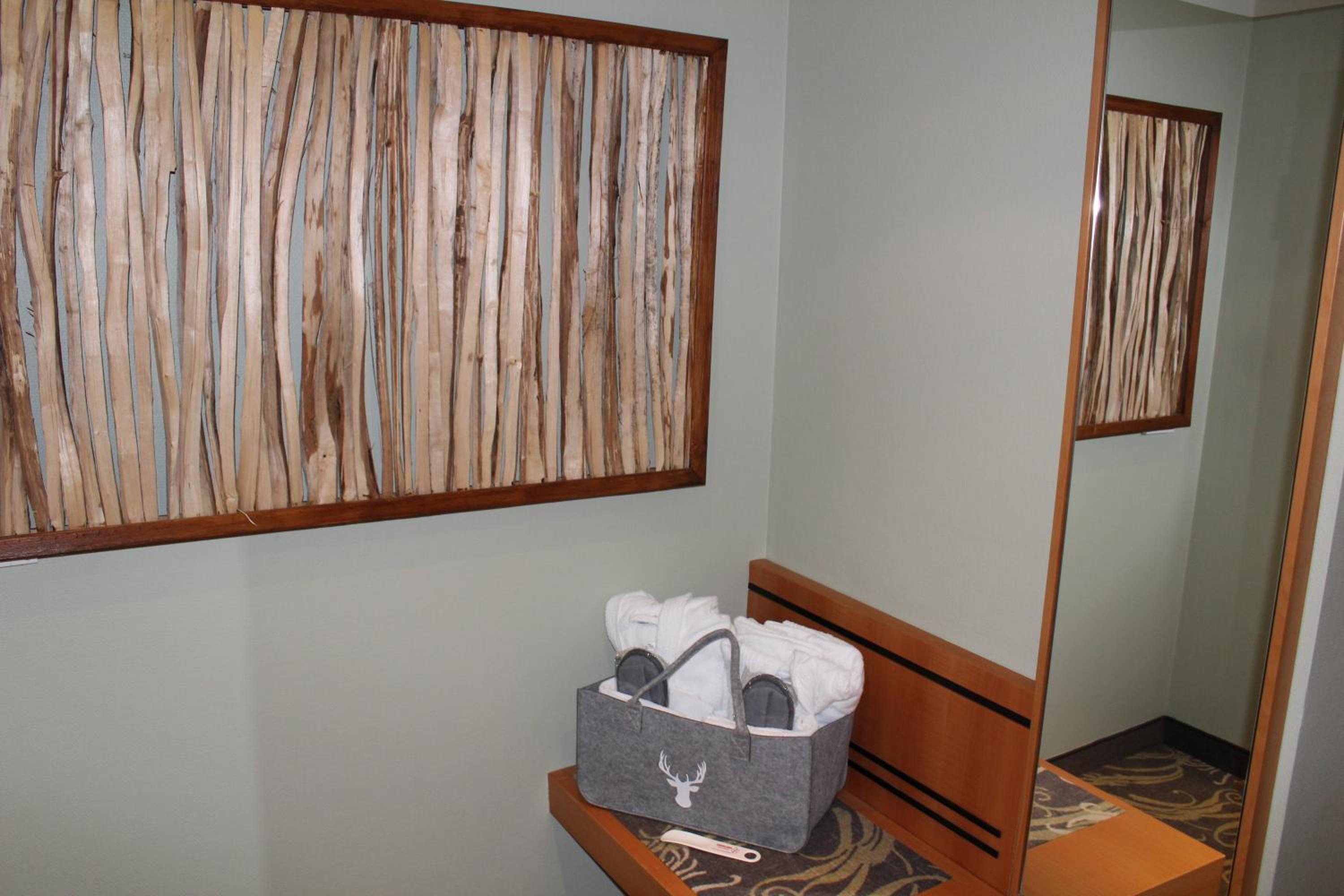 Suite - Photo 6