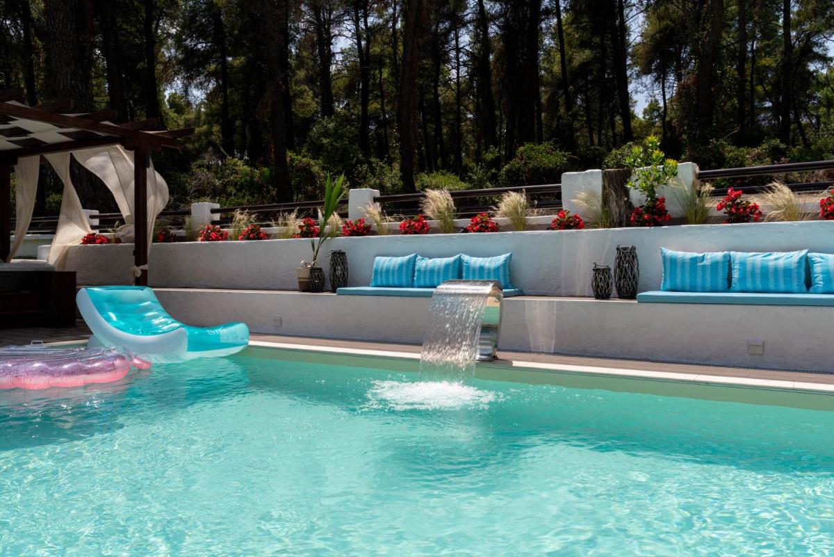 Villa with Private Pool photo 3