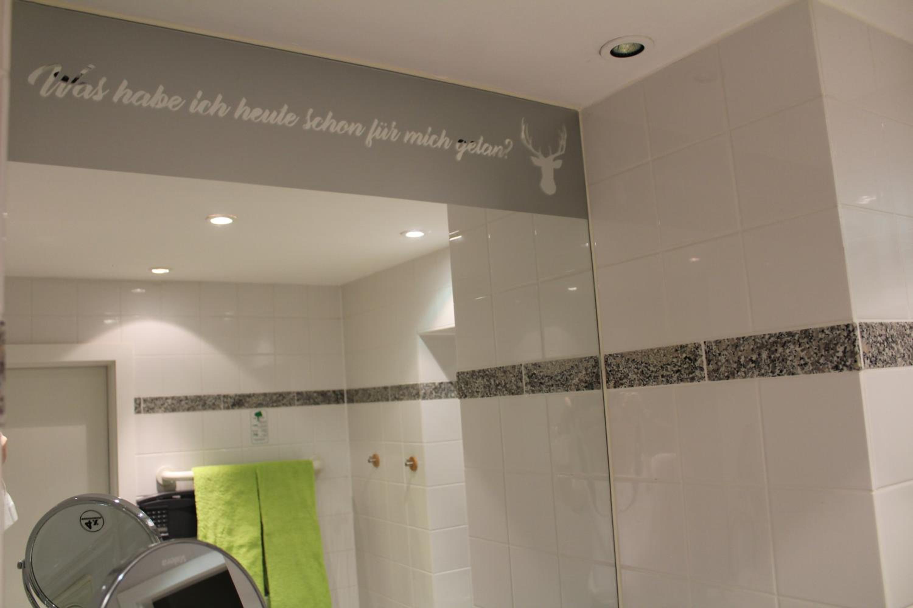 Suite - Photo 11