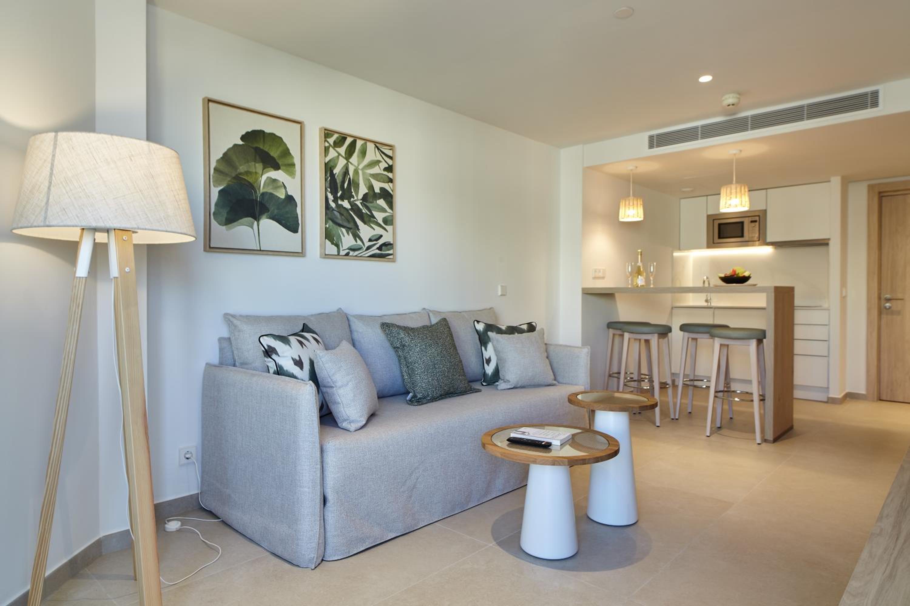 One-Bedroom Suite with Panoramic Sea View