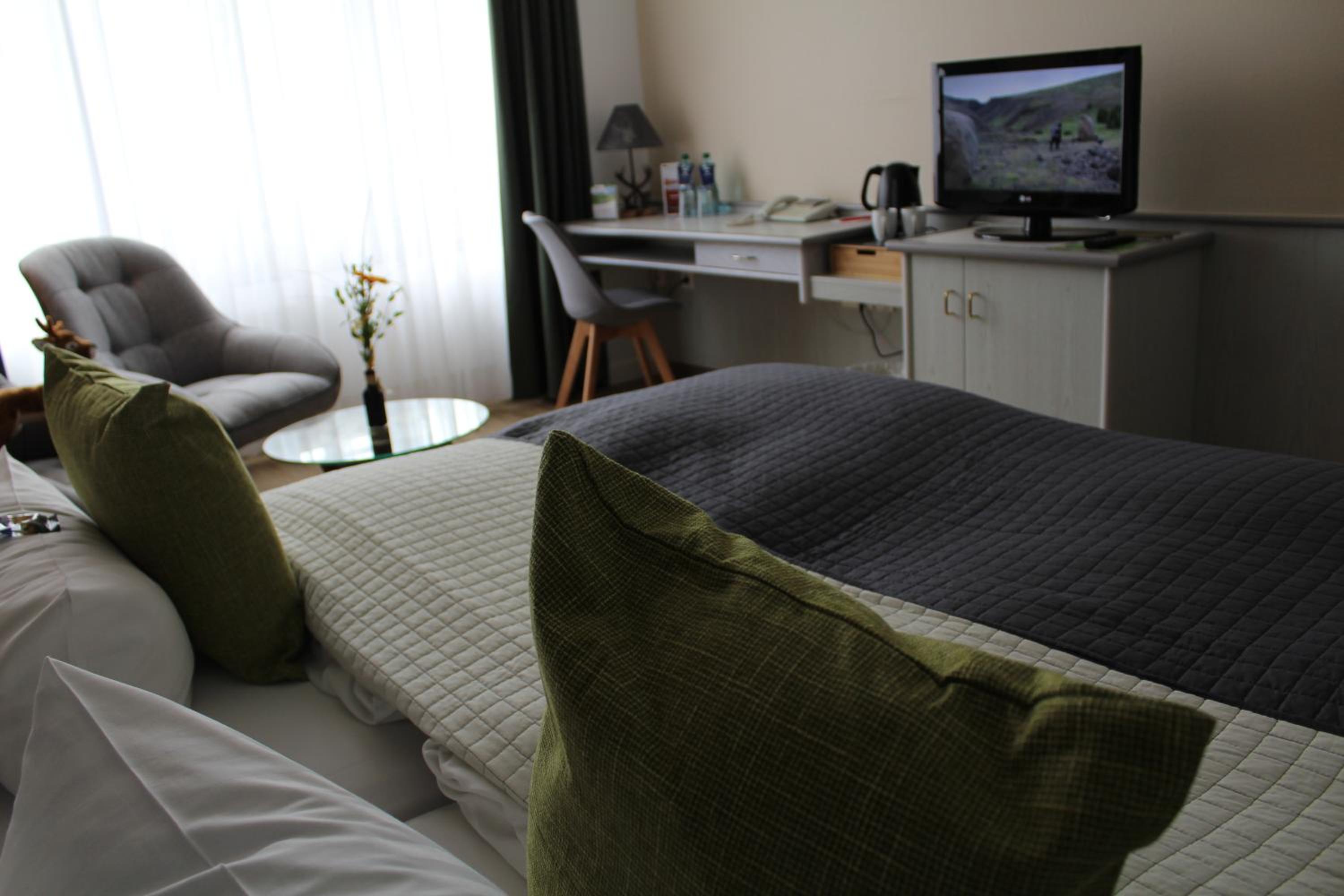 Double or Twin Room with View - Photo 3