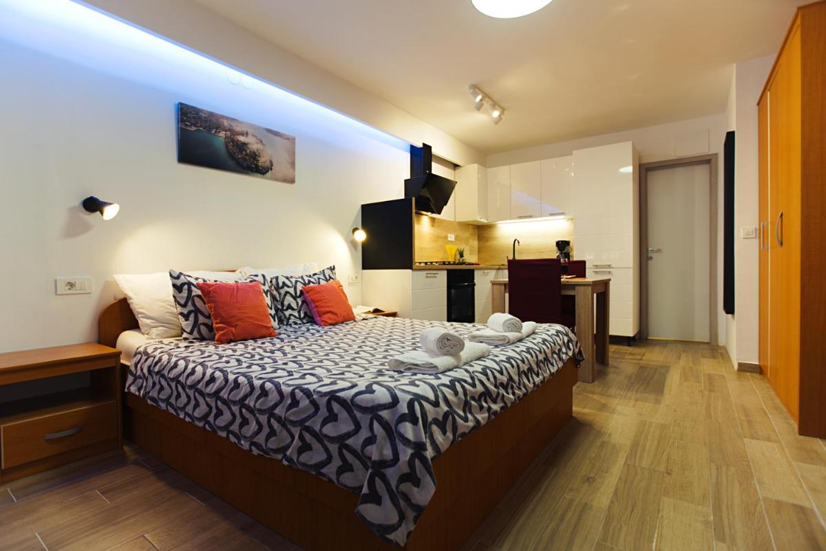 Apartment with Garden View photo 2