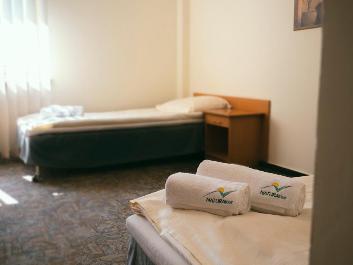 Double Room with Private Bathroom - Photo 2