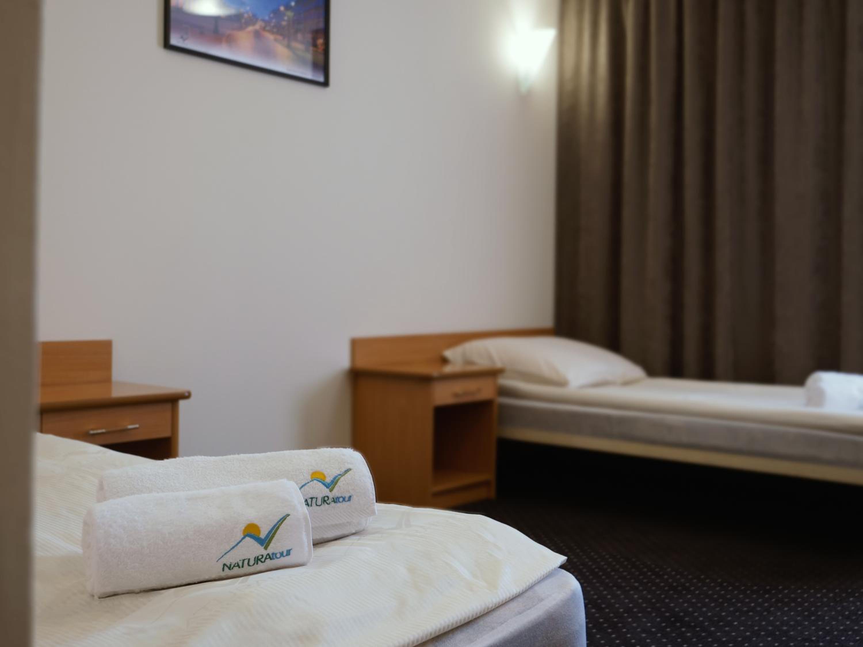 Double Room with Private Bathroom - Photo 3