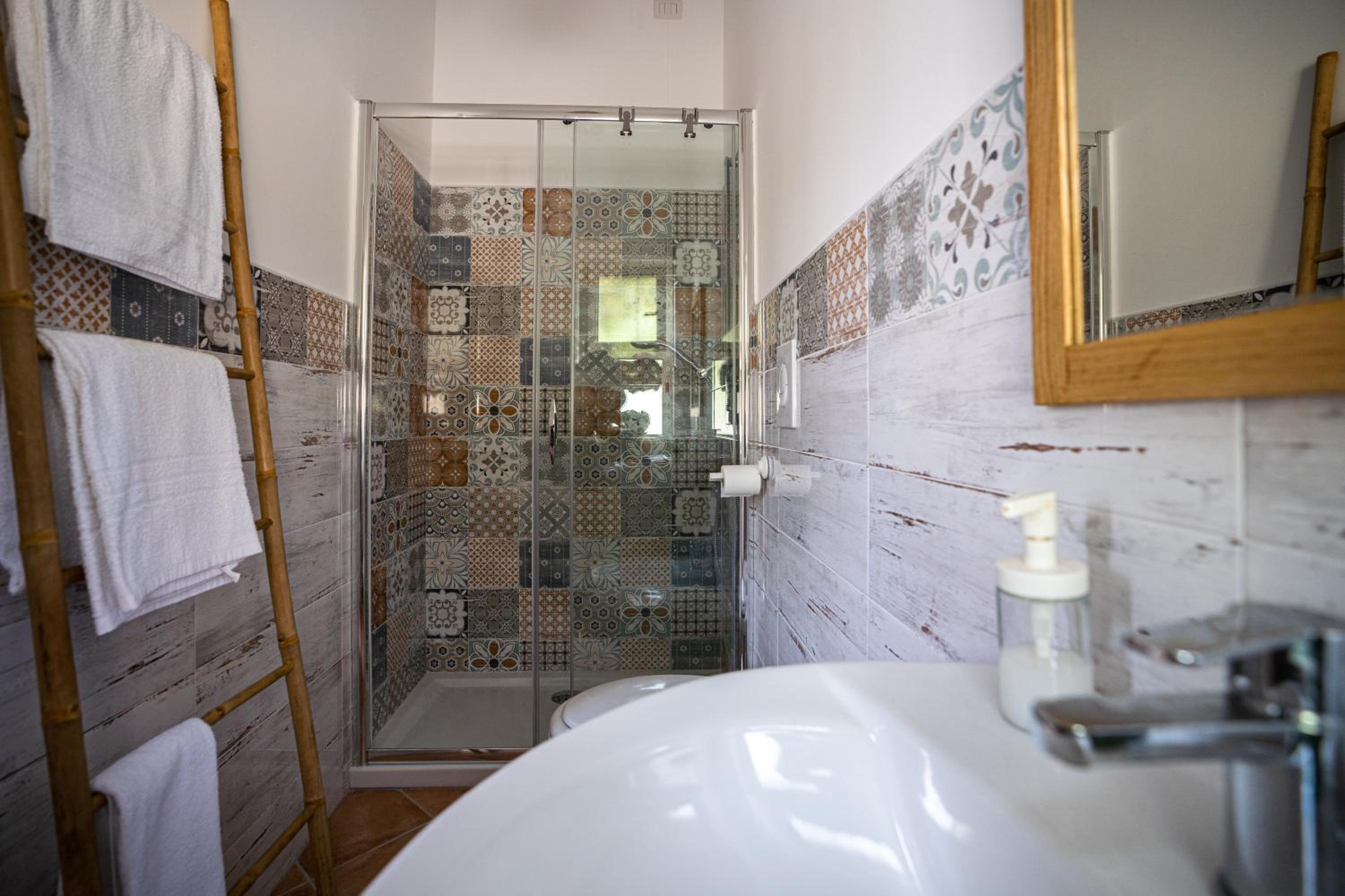 Double Room with Private Bathroom - Photo 4
