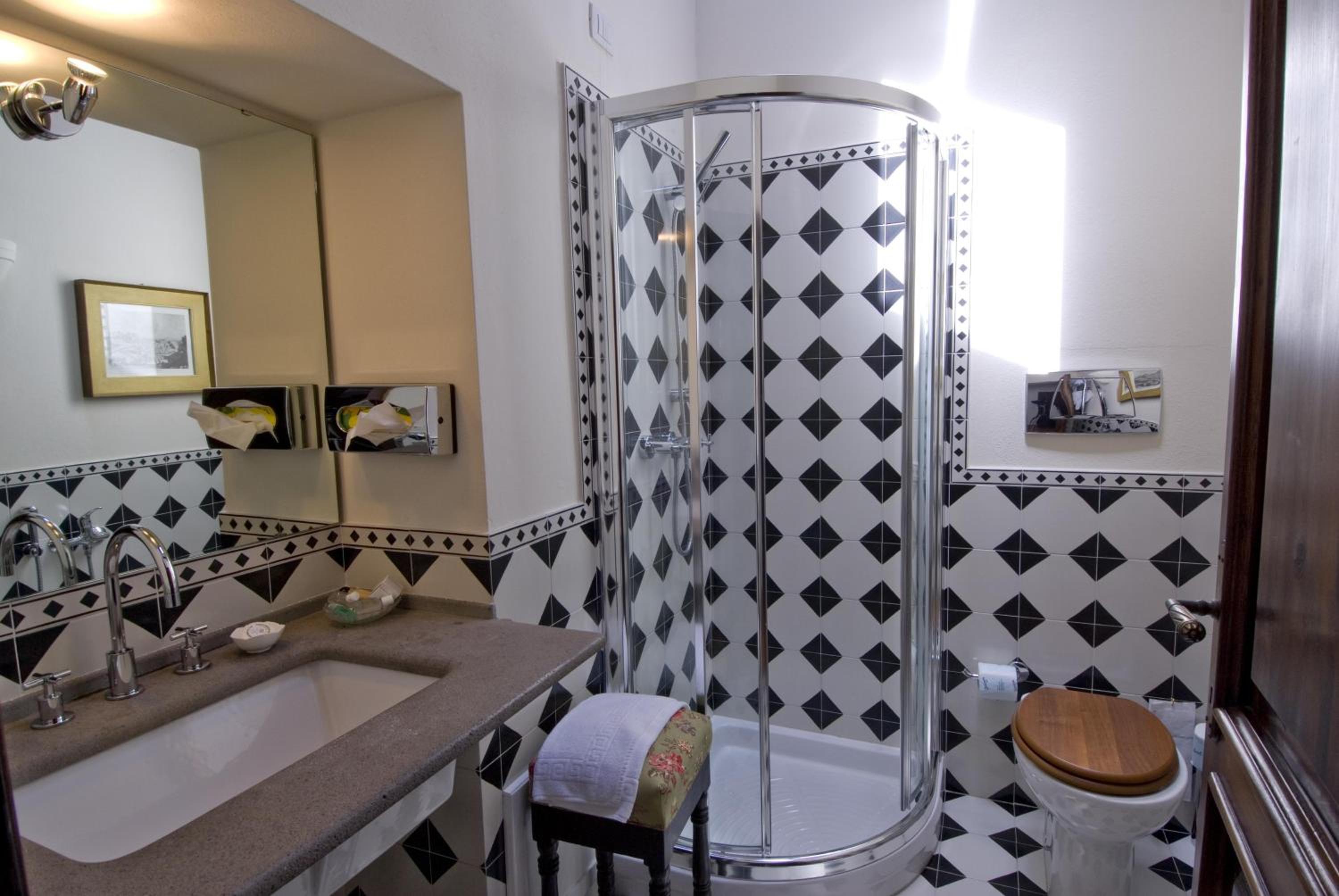 Double Room - Photo 25