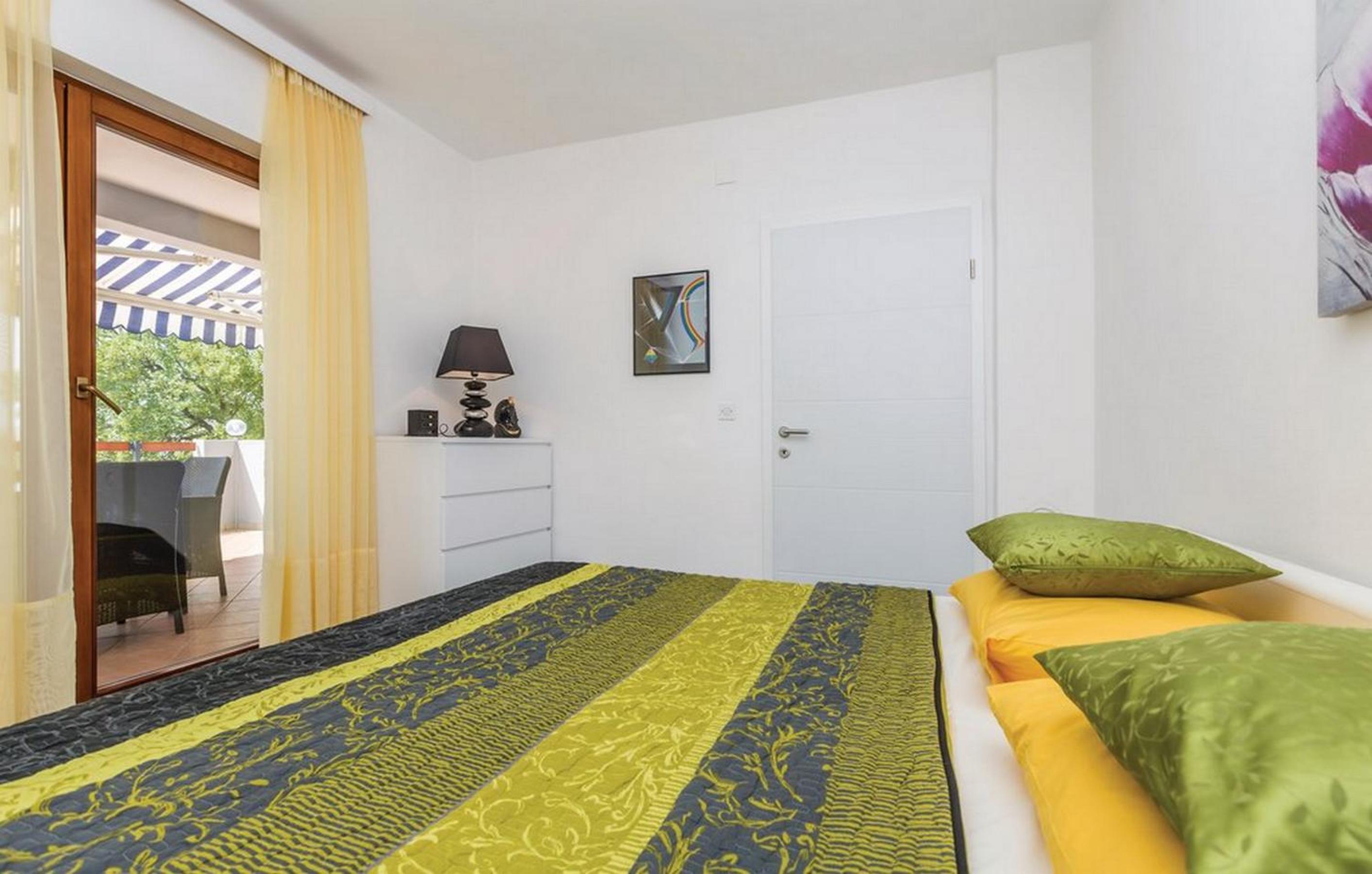 Two Bedroom Apartment with Terrace and Sea View - Photo 24